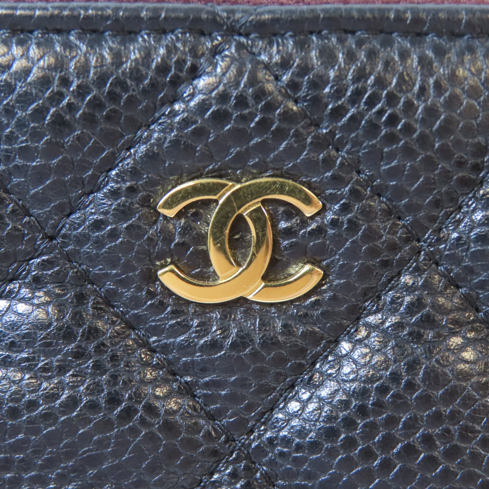 CHANEL 菱格Caviar皮革Classic Pouch金扣手拿包黑色