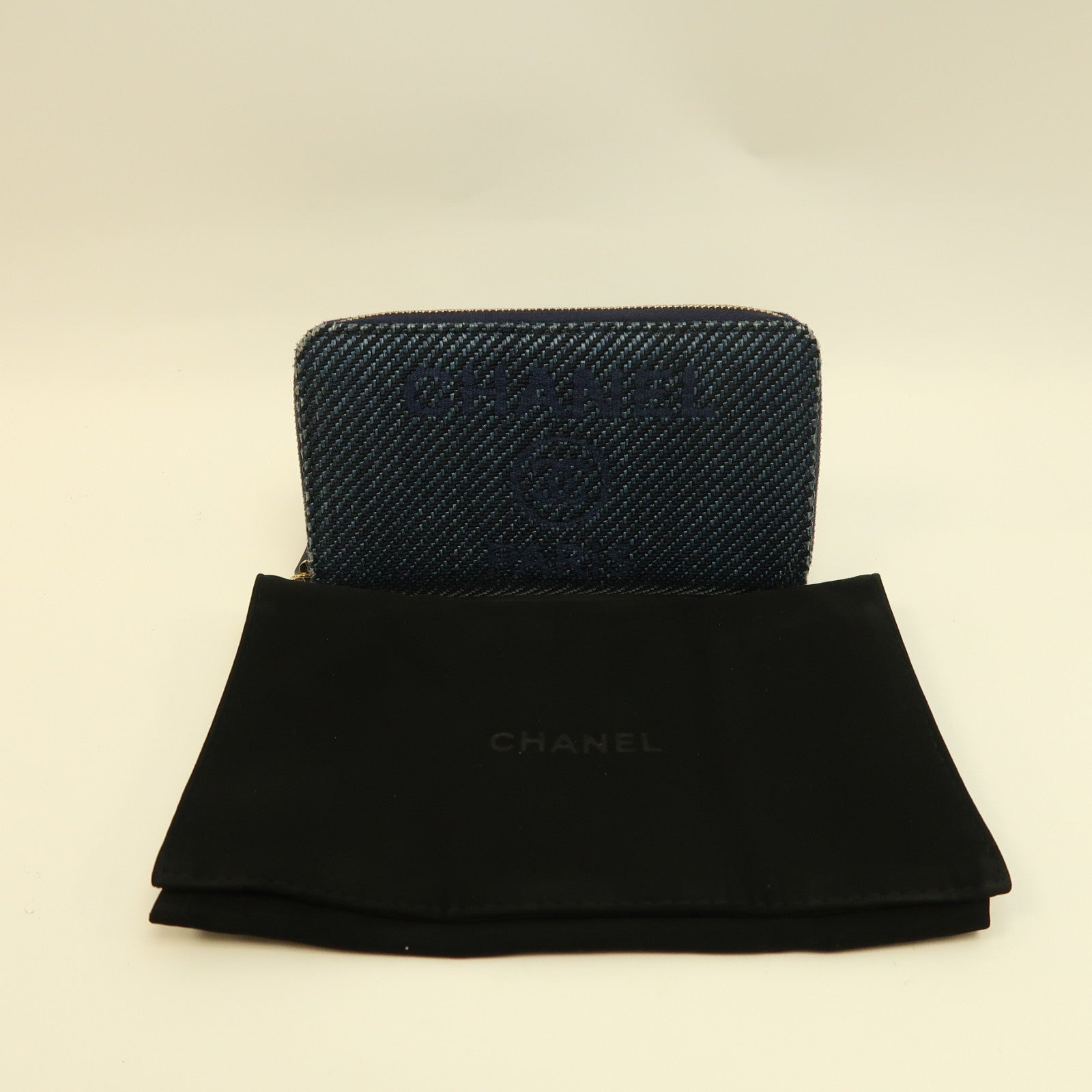 CHANEL 【激減優惠】牛仔布Deauville Small Zip Wallet金扣長錢包藍色