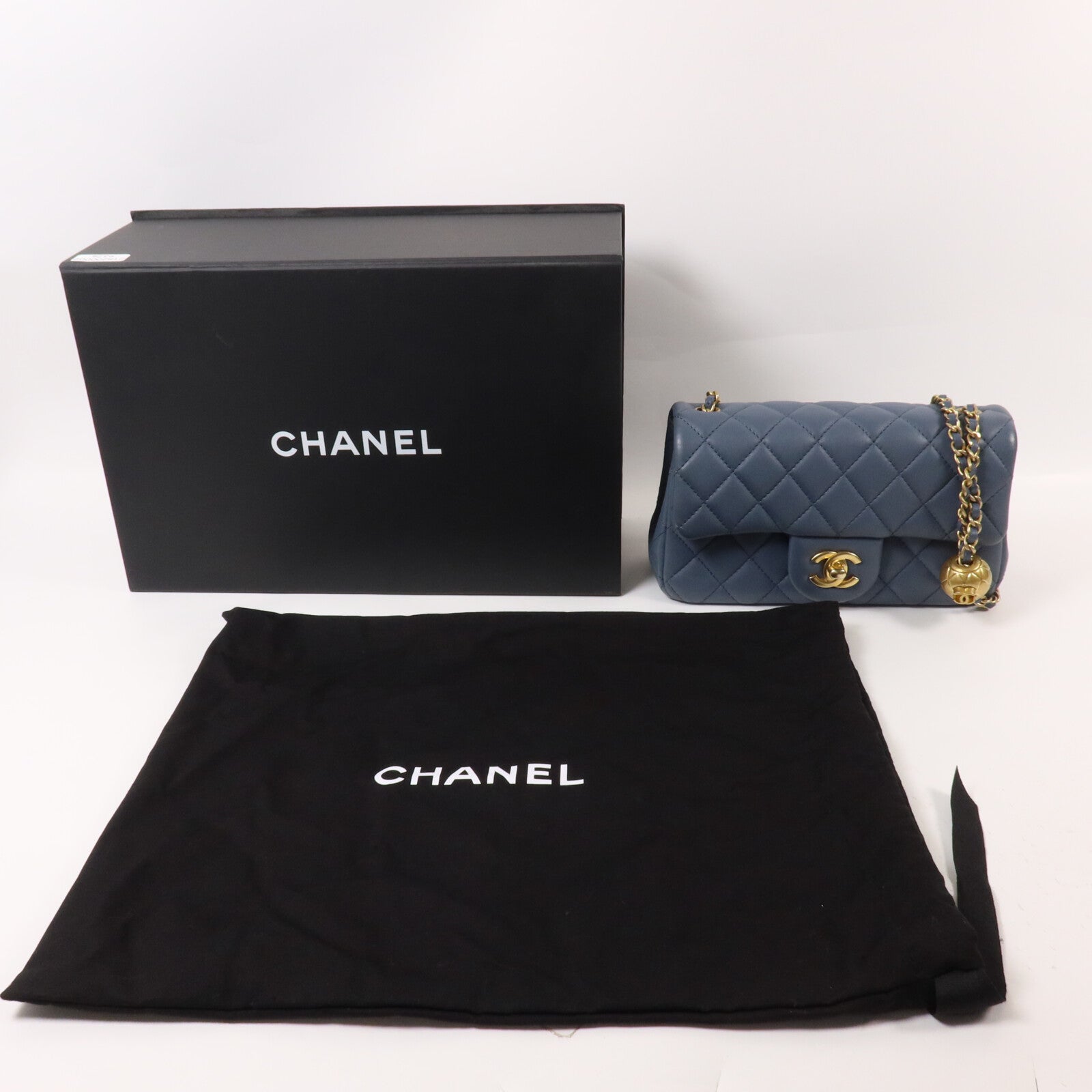 CHANEL 羊皮皮革Mini Classic 20 Gold Ball鏈帶肩背袋