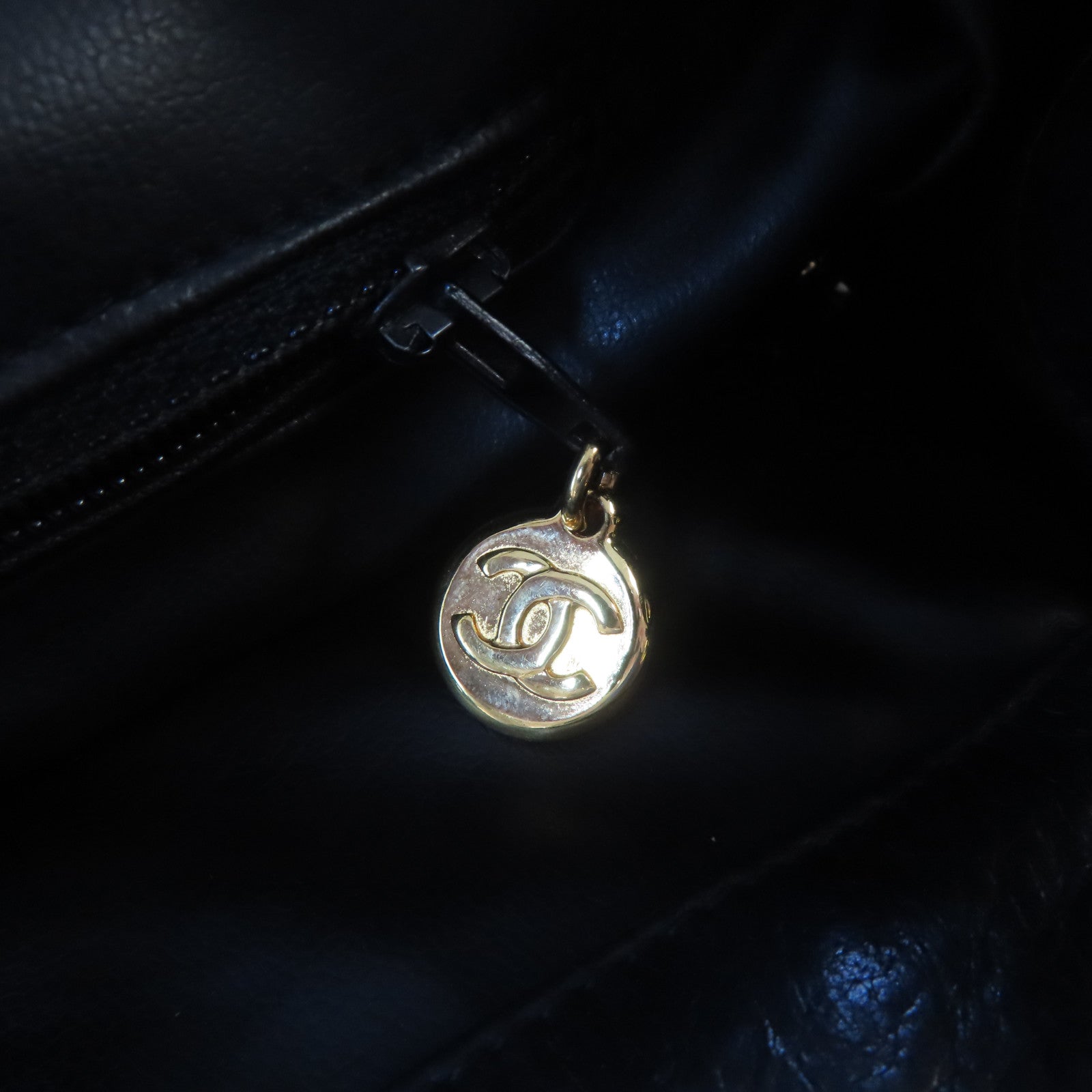 CHANEL 【激減優惠】菱格羊皮皮革Backpack金扣背包黑色