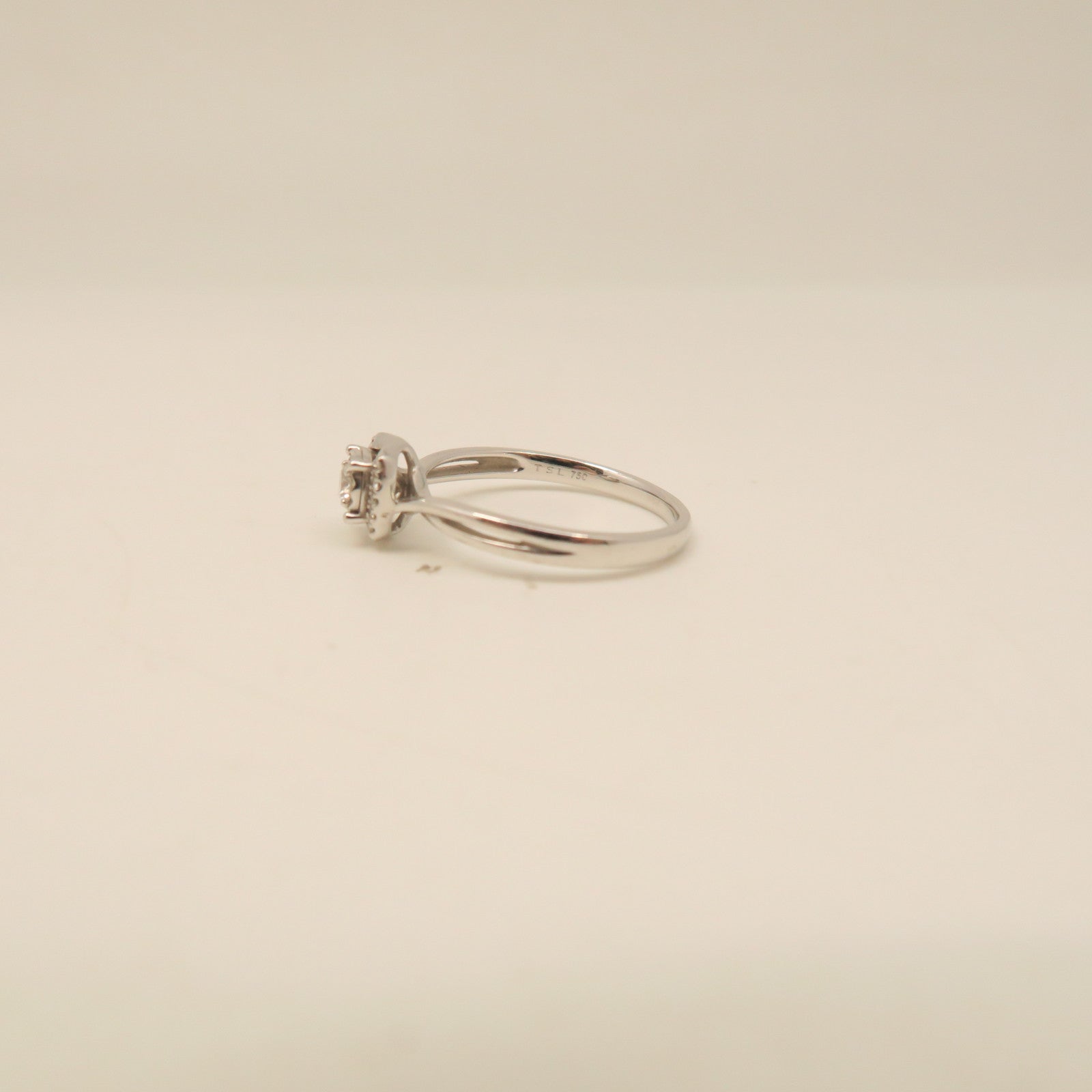 JEWELRY 18K White Gold Diamond Ring US#7.5