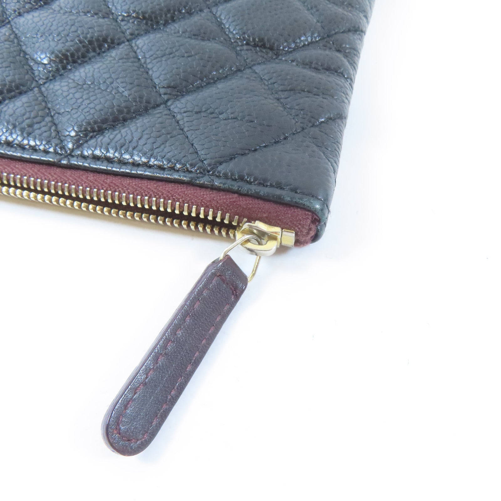 CHANEL 菱格Caviar皮革Classic Pouch金扣手拿包黑色