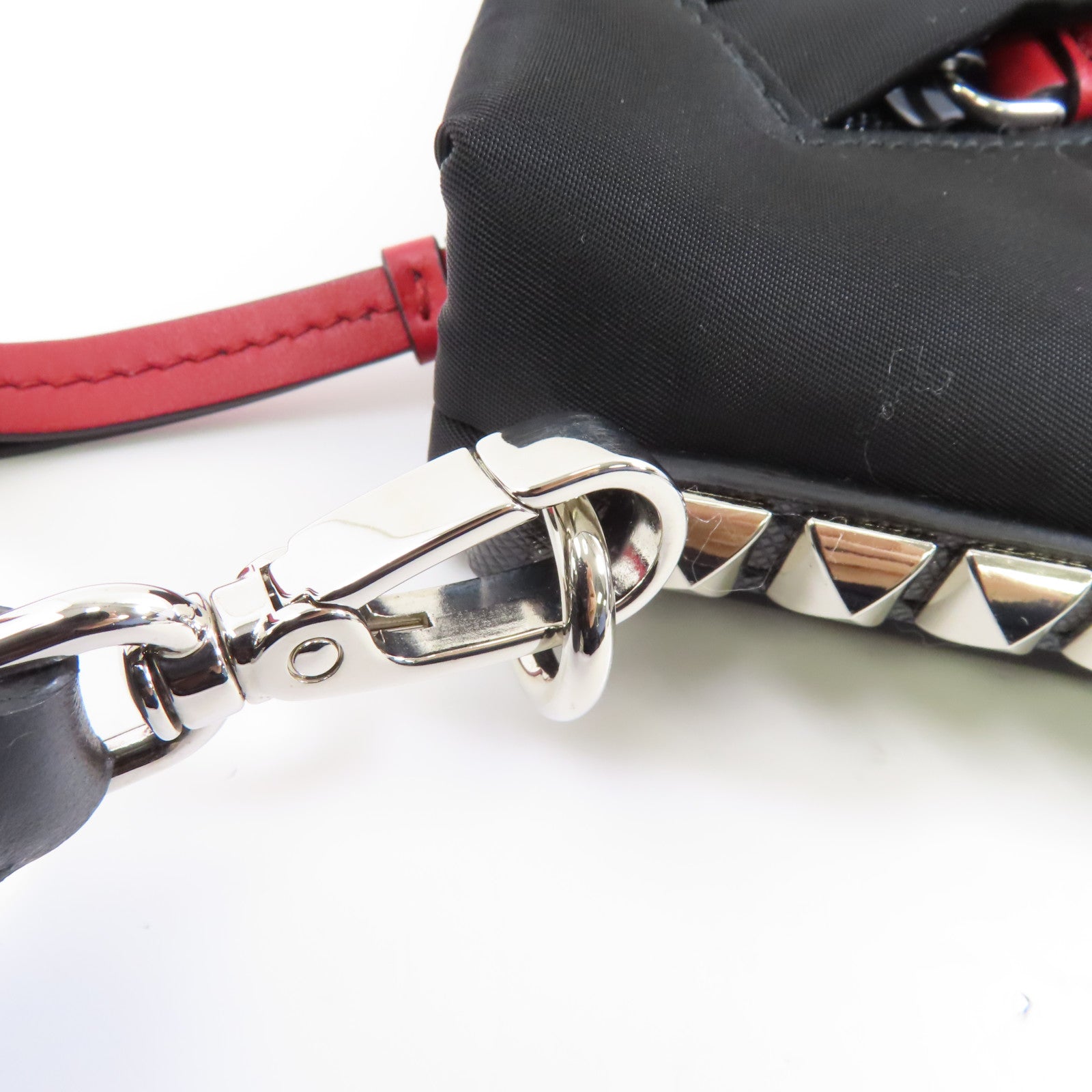 PRADA 尼龍Clutch銀扣手拿包黑色