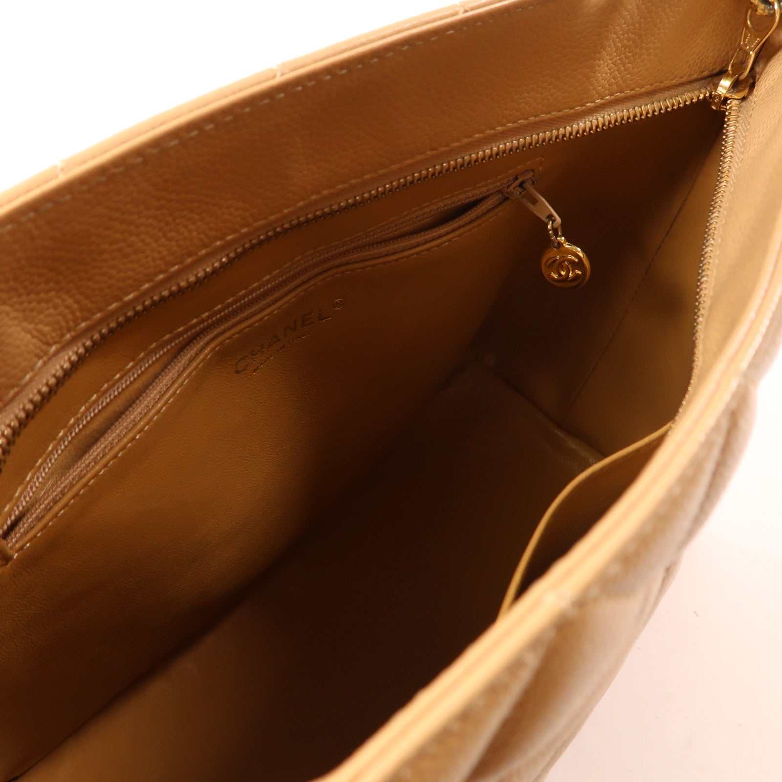 CHANEL 牛皮皮革Medallion Tote Bag金扣肩背袋