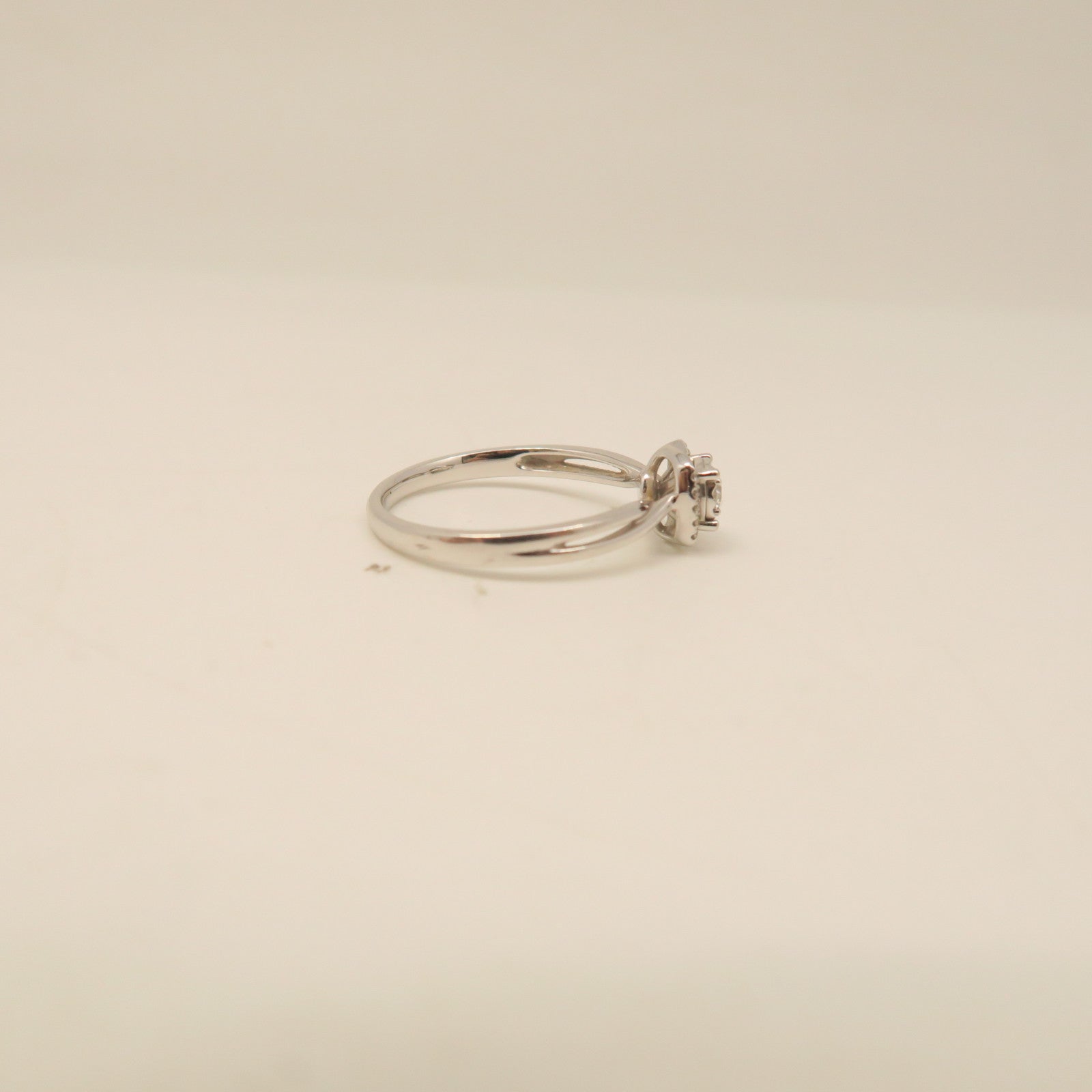 JEWELRY 18K White Gold Diamond Ring US#7.5