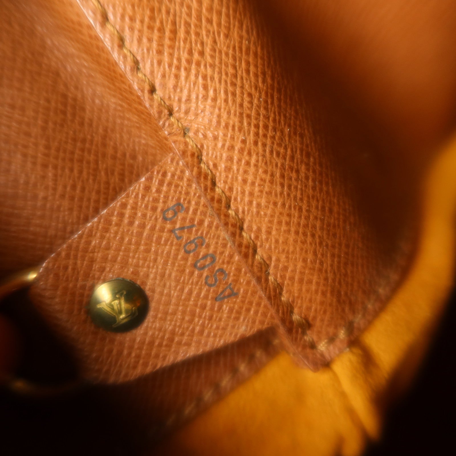 LOUIS VUITTON Monogram Musette金扣肩背袋