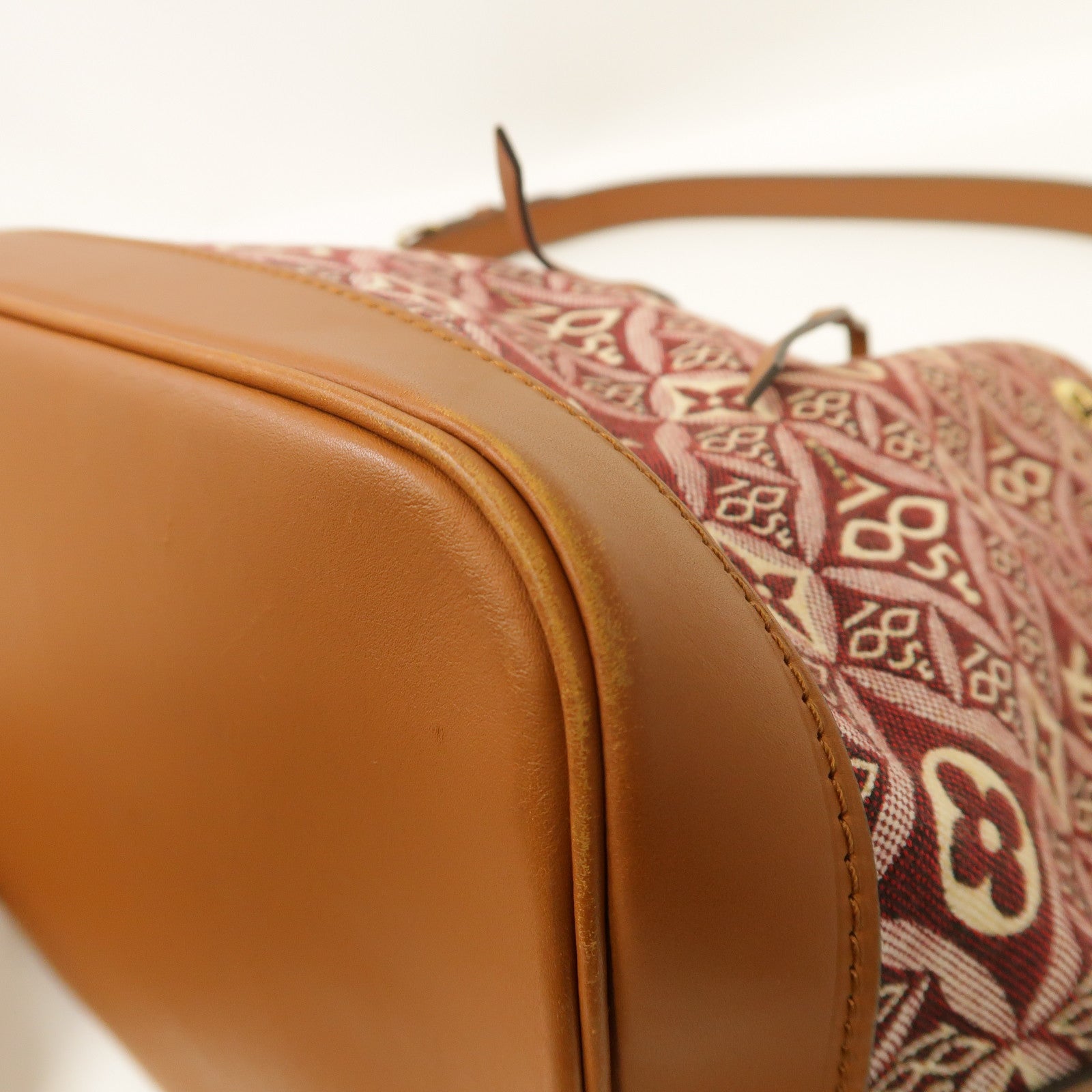 LOUIS VUITTON 【激減優惠】Monogram Jacquard 1854 Petit Noe金扣肩背袋紅色