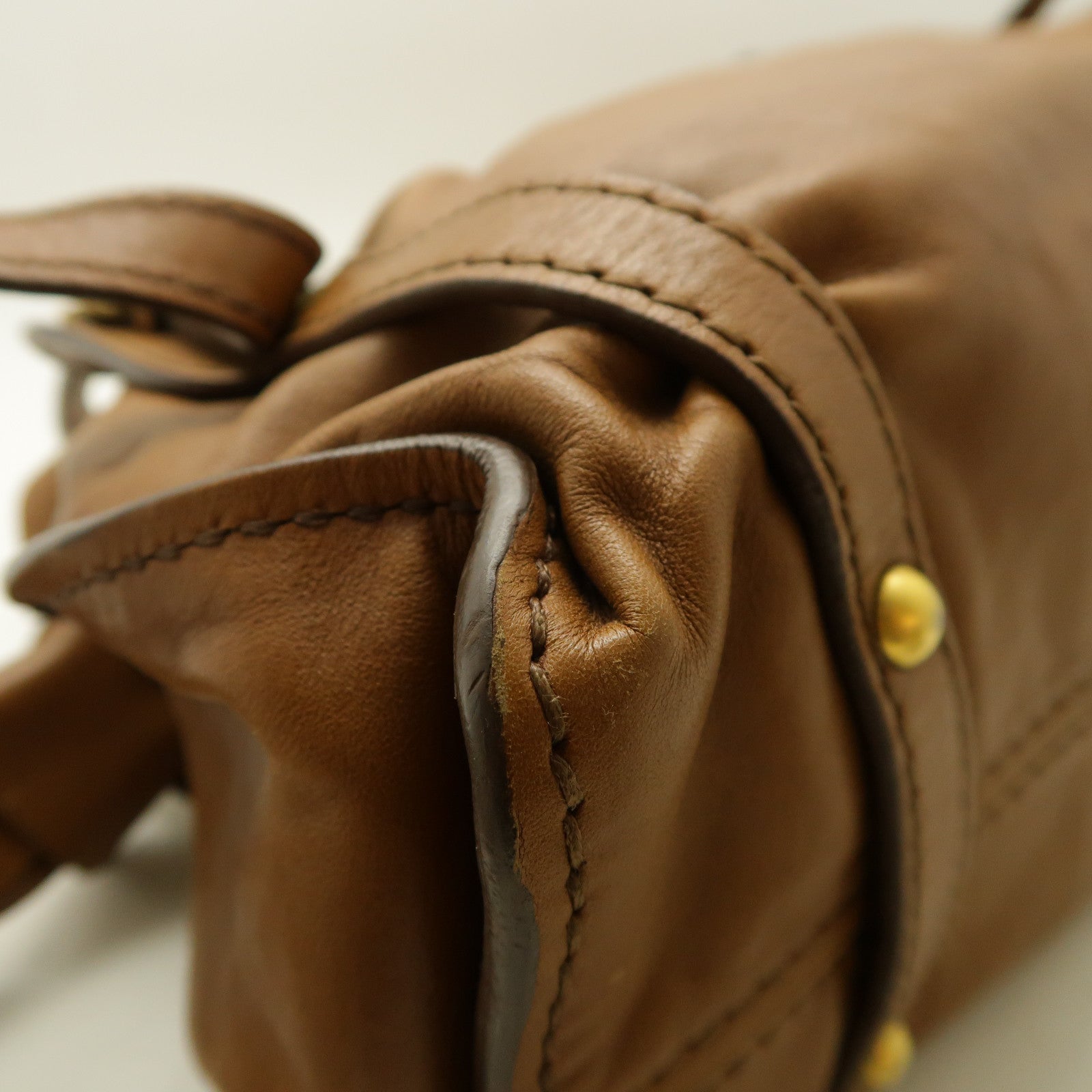 Miu Miu 牛皮皮革Shoulder Bag金扣肩背袋啡色