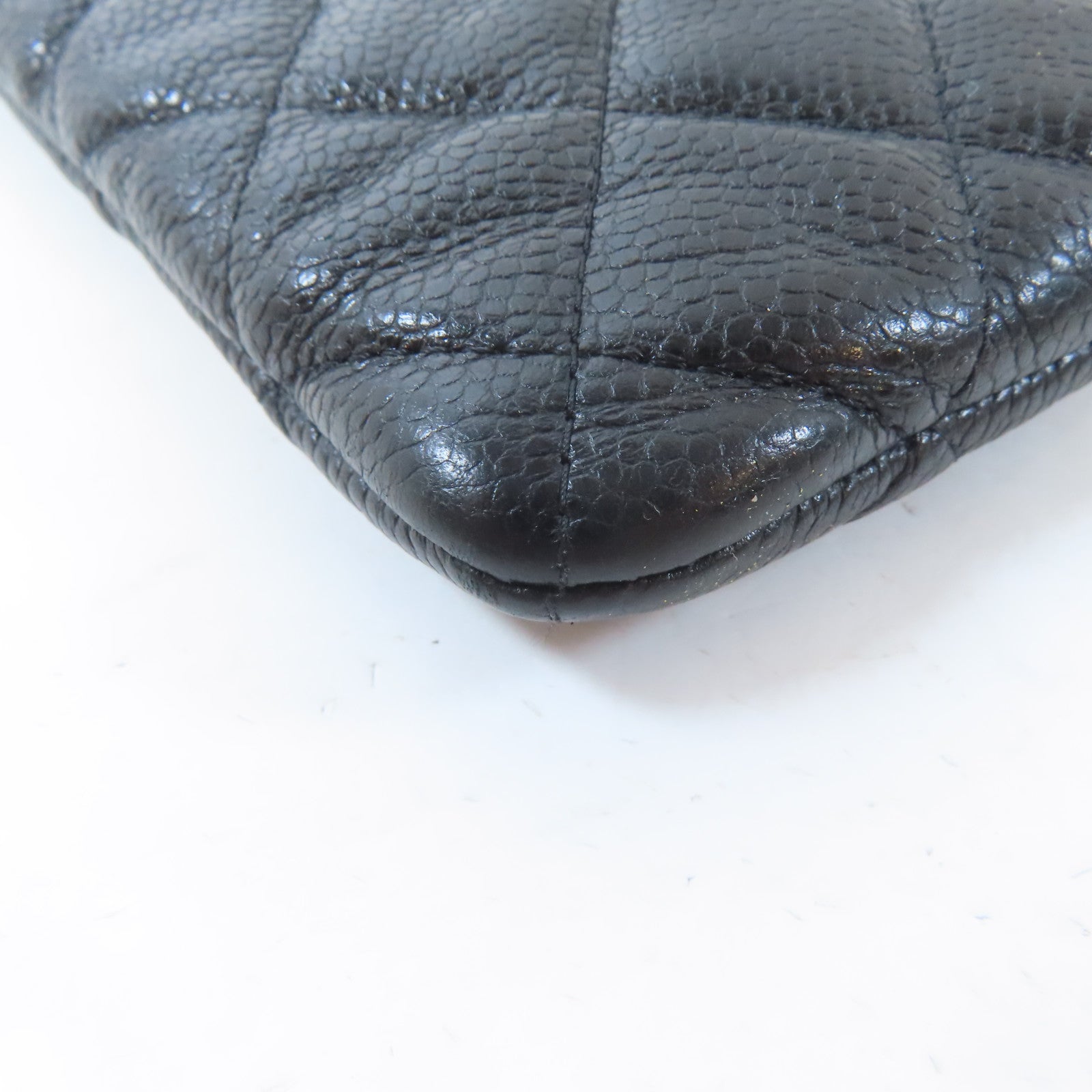 CHANEL 菱格Caviar皮革Classic Pouch金扣手拿包黑色