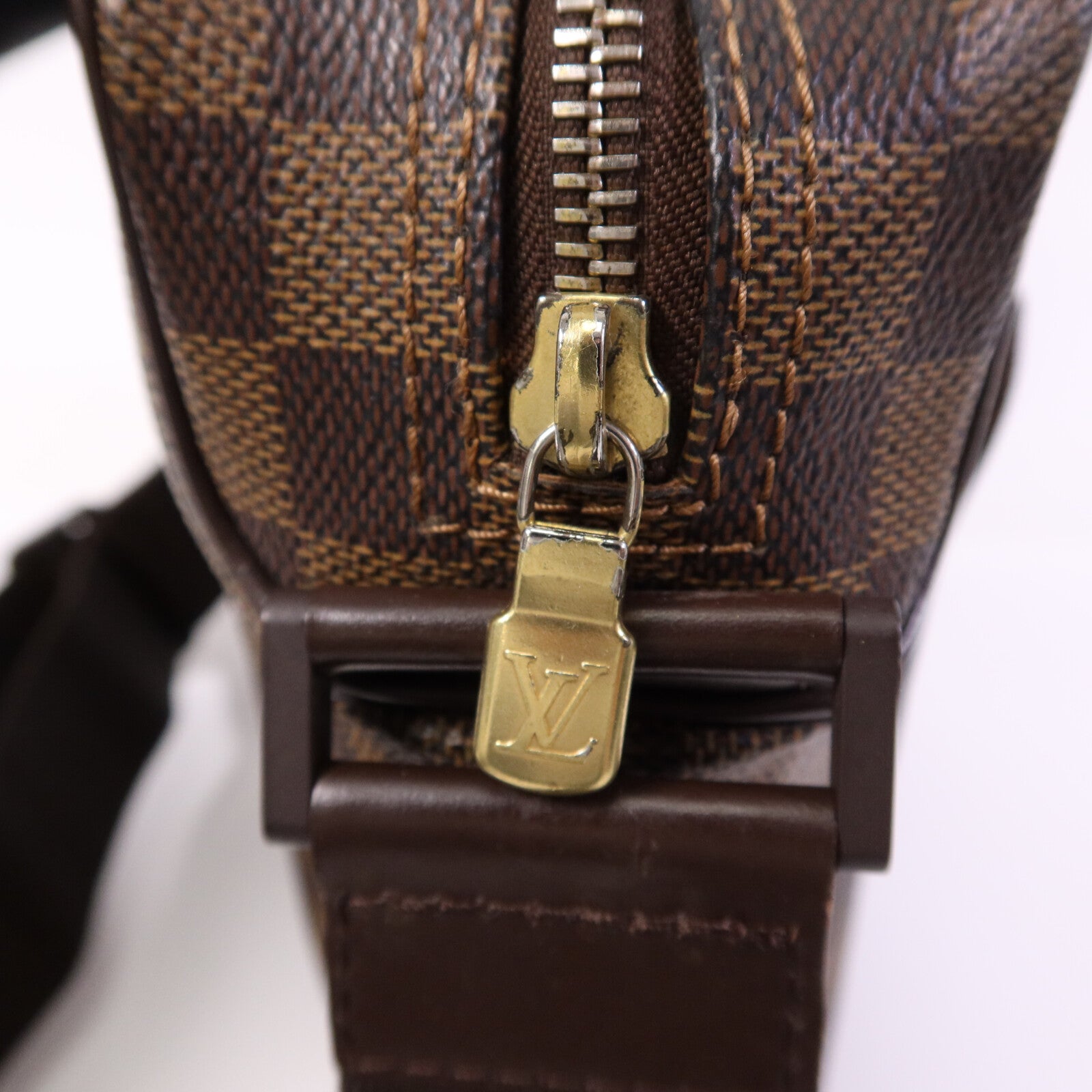 LOUIS VUITTON Damier Olaf PM肩背袋