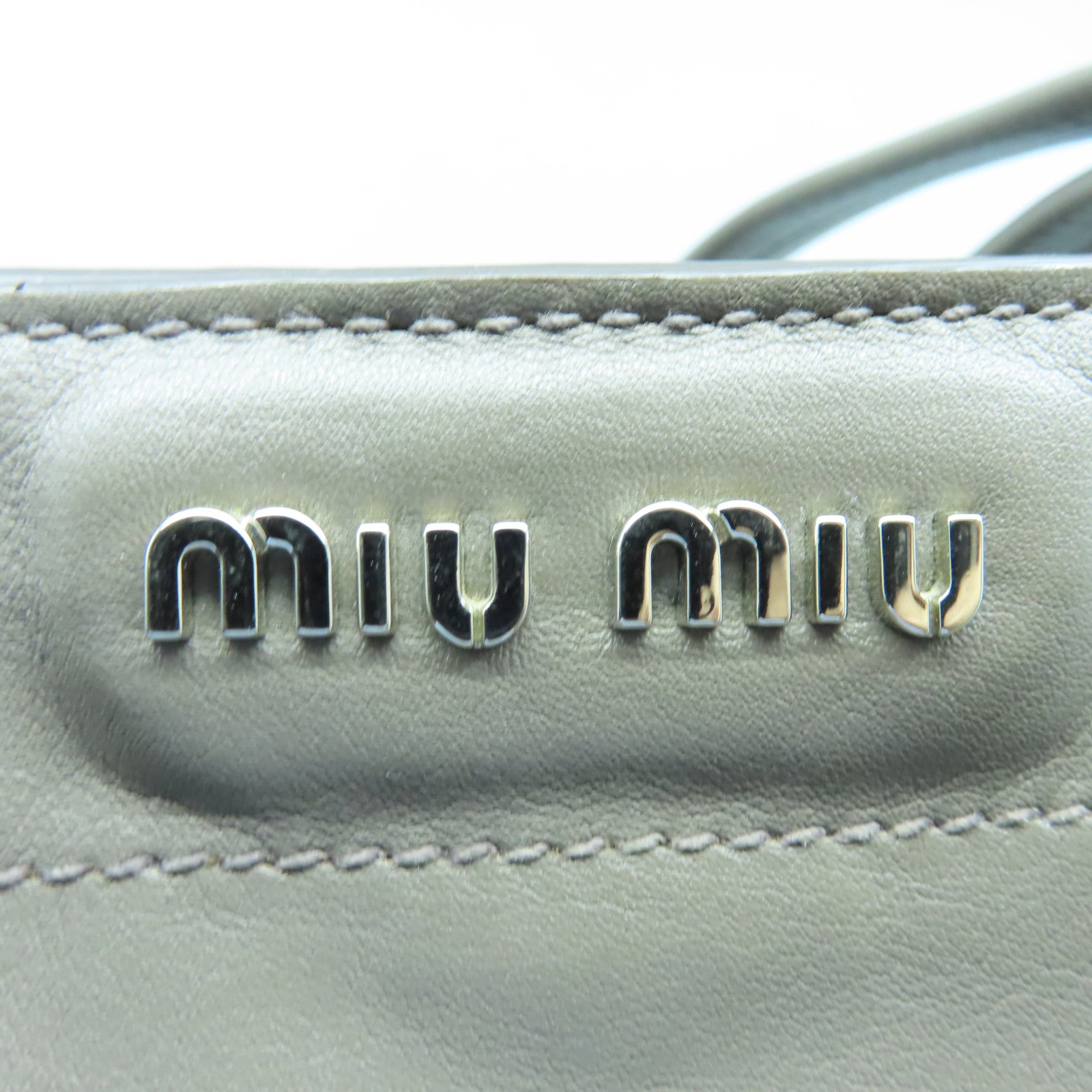 Miu Miu 【激減優惠】牛皮皮革Tote Bag銀扣手挽袋黑色/灰色