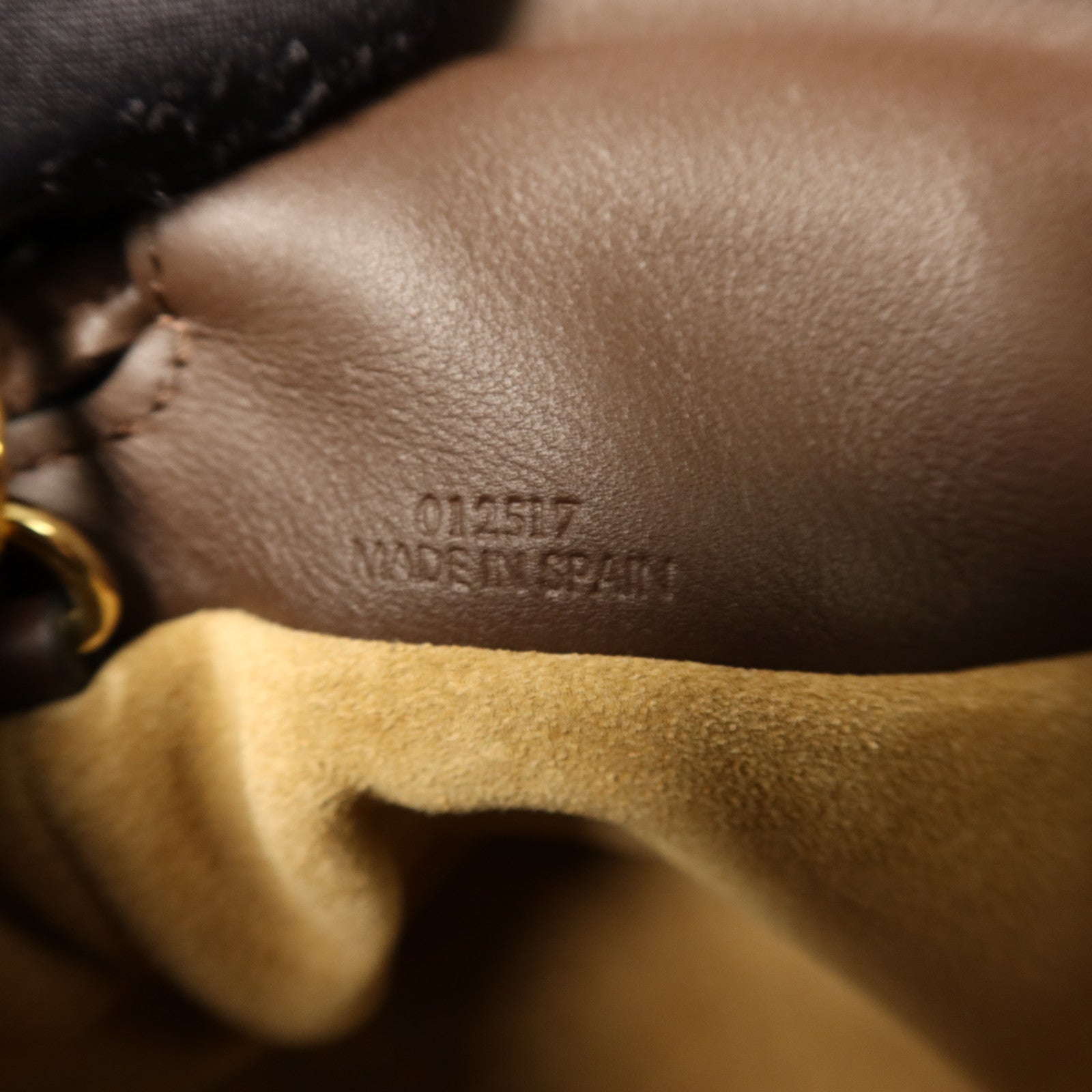 LOEWE 牛皮皮革Mini Flamenco Clutch金扣手拿包