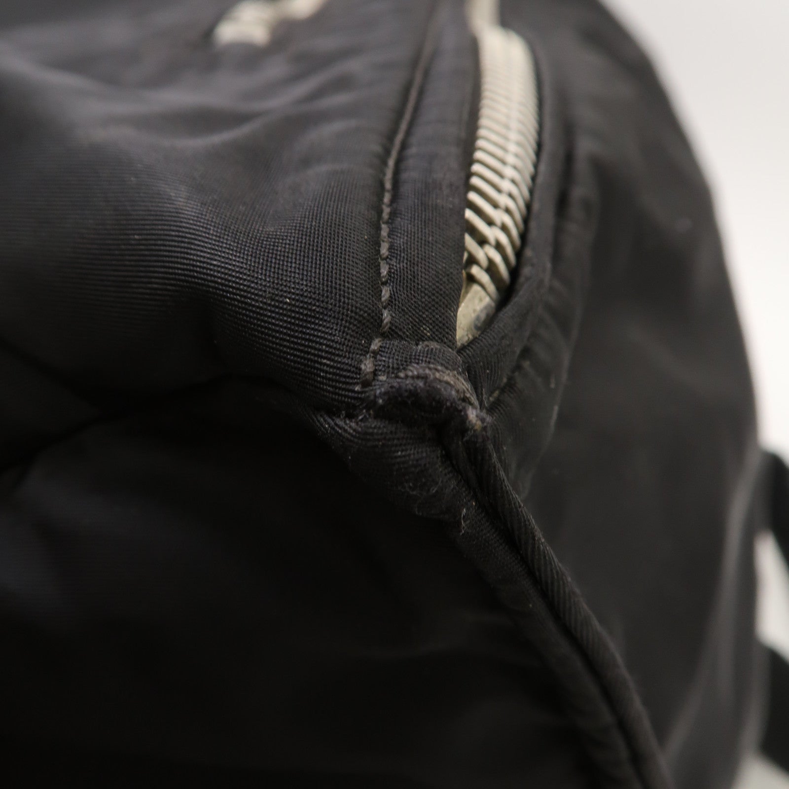 GIVENCHY 尼龍Pandora Messenger Bag銀扣手挽肩背兩用袋黑色