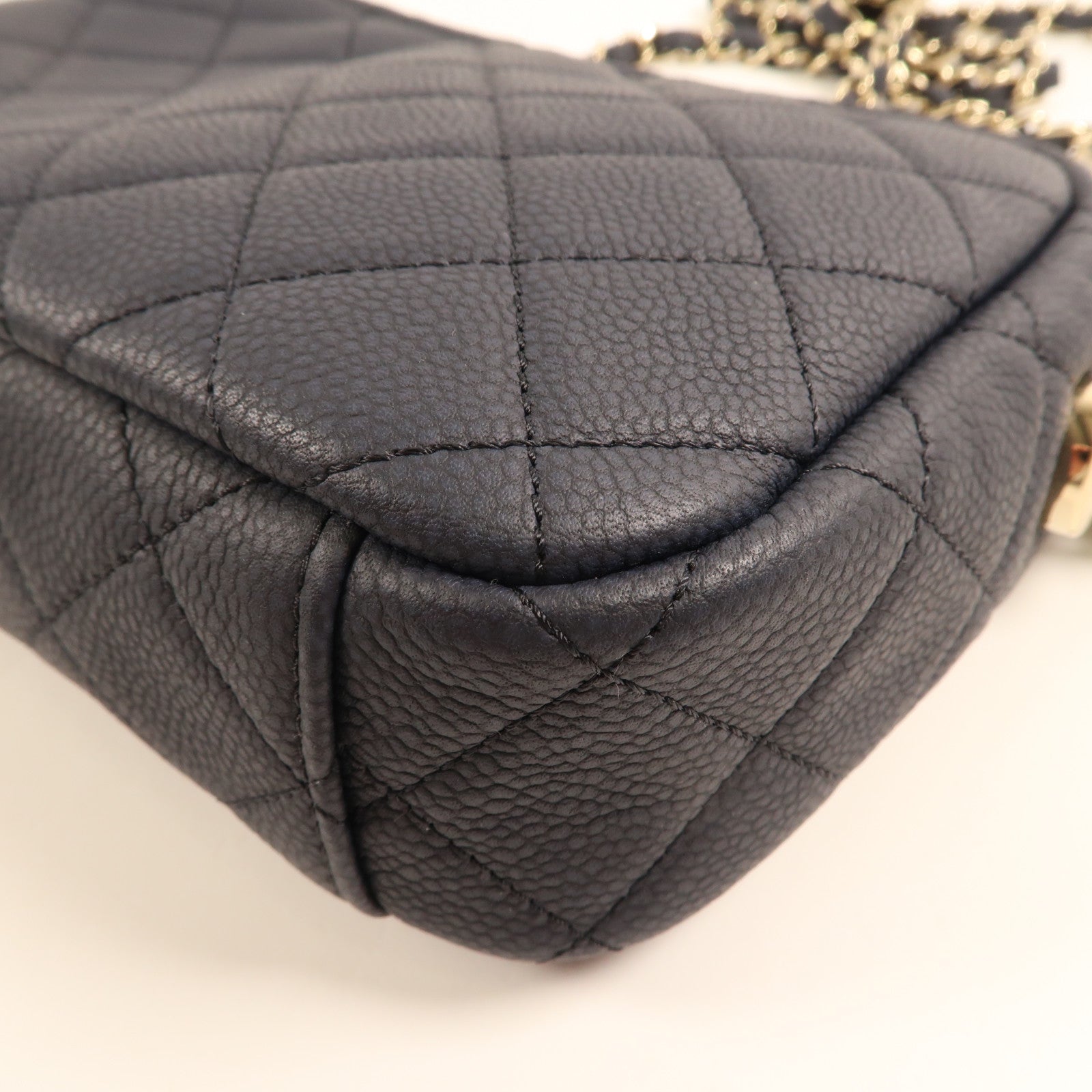 CHANEL 牛皮皮革Chain Shoulder金扣鏈帶肩背袋