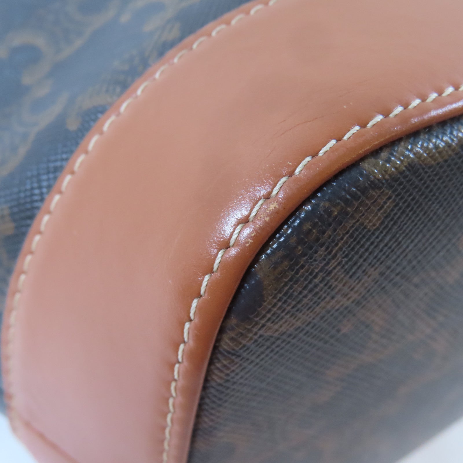 CELINE 塗層帆布Triomphe Bucket金扣肩背袋啡色