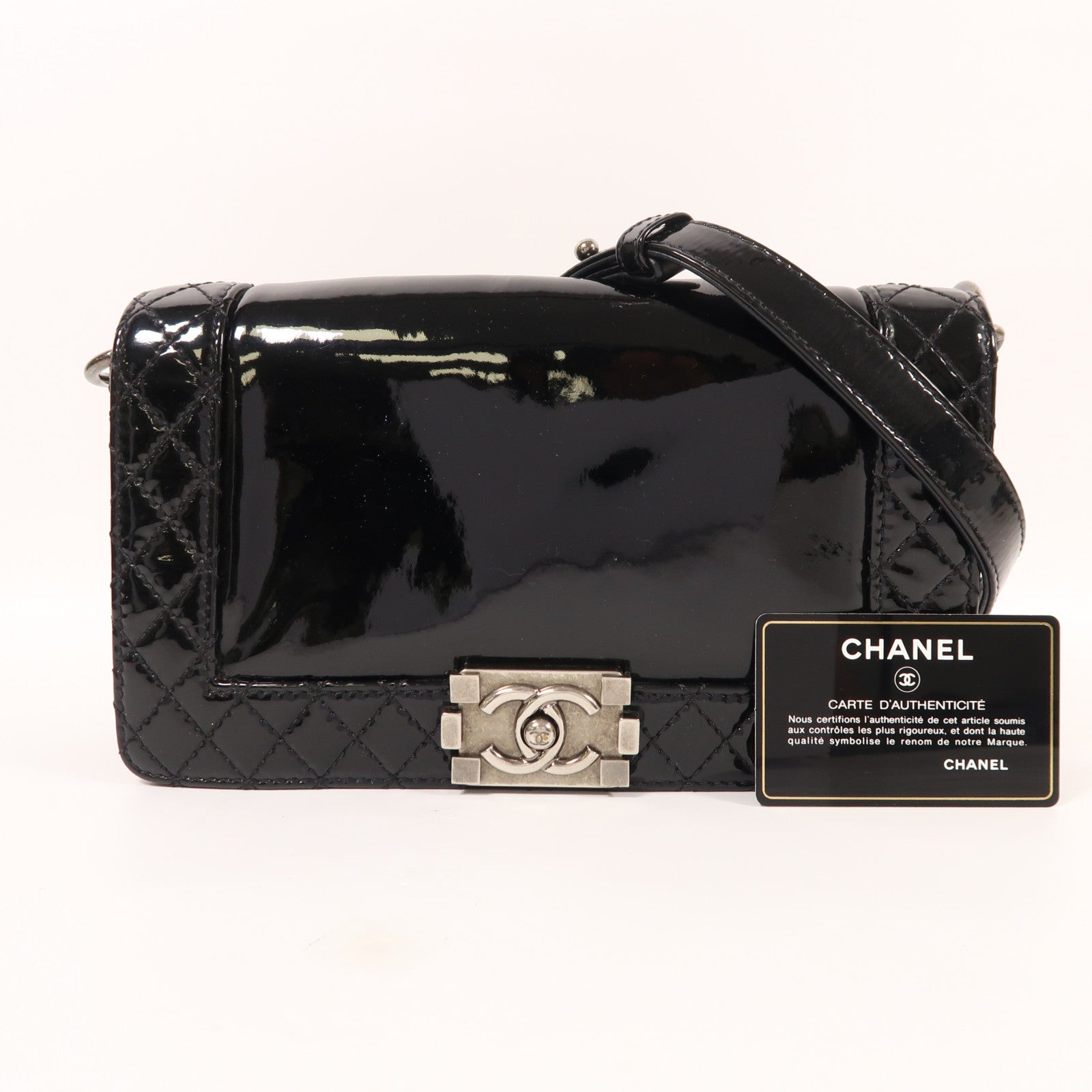 CHANEL 漆皮皮革Boy 25銀扣鏈帶肩背袋