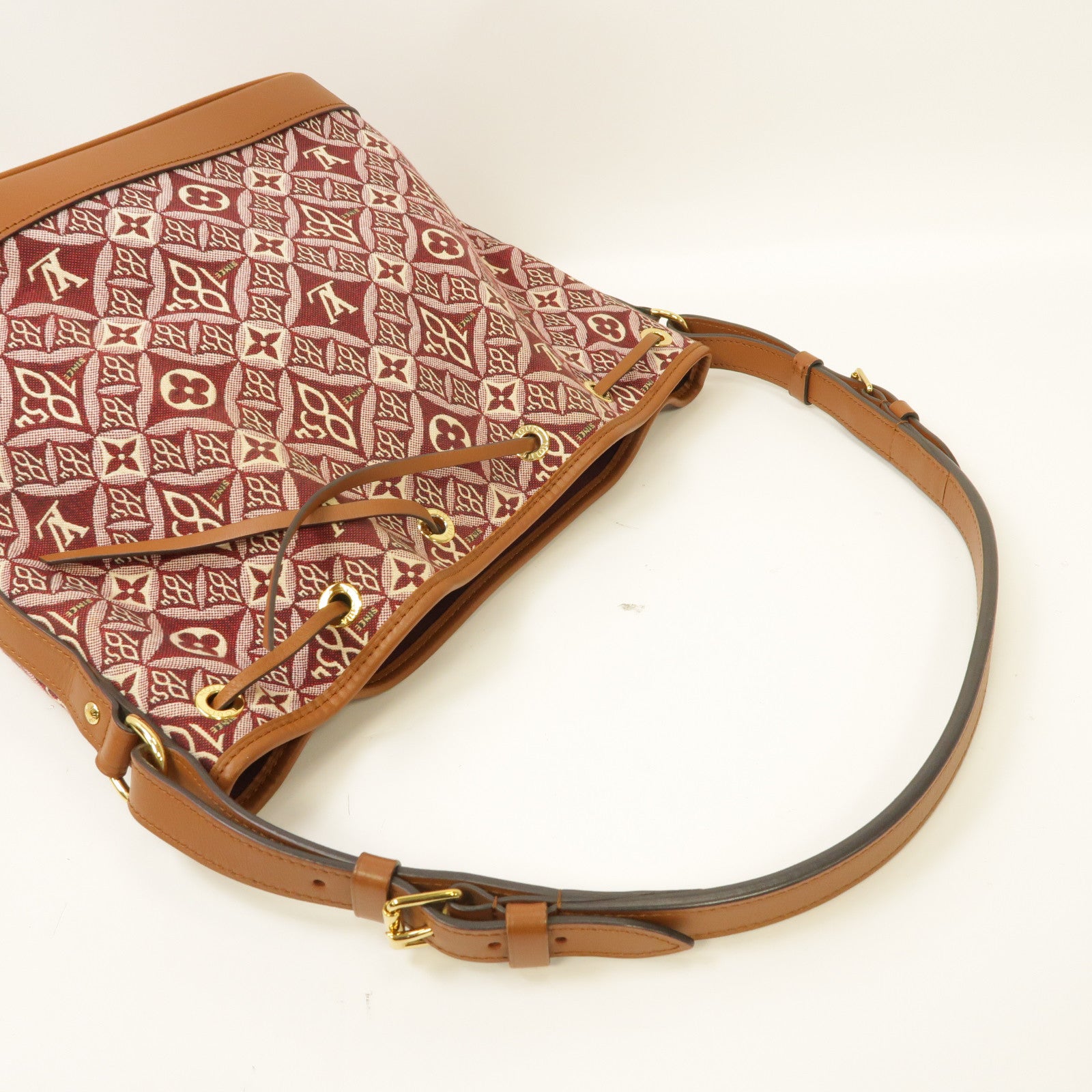 LOUIS VUITTON 【激減優惠】Monogram Jacquard 1854 Petit Noe金扣肩背袋紅色
