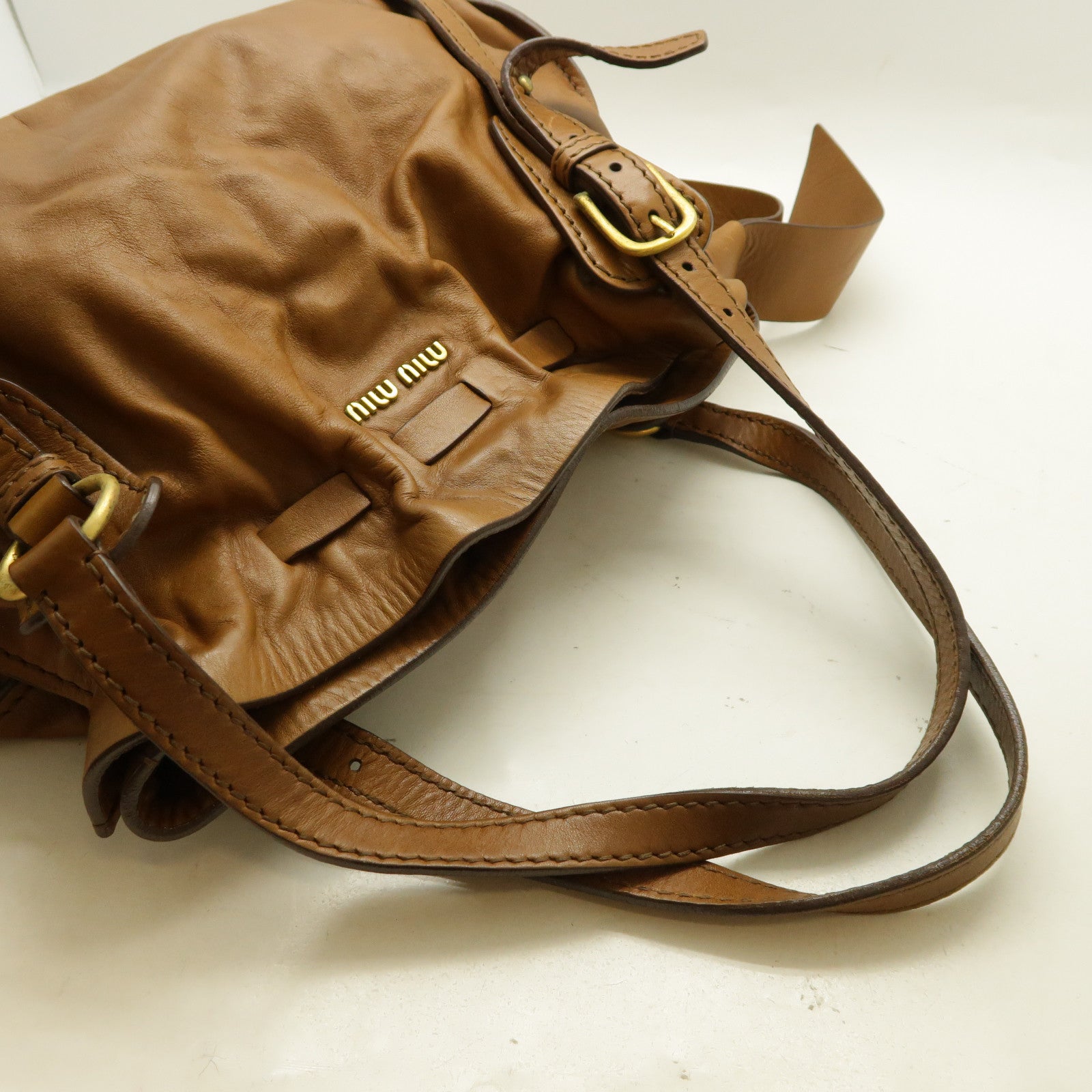 Miu Miu 牛皮皮革Shoulder Bag金扣肩背袋啡色