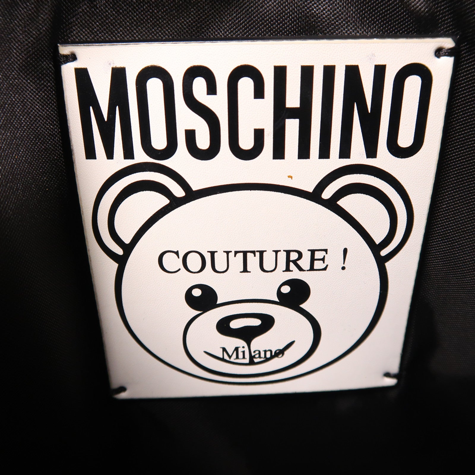 MOSCHINO 皮革Pouch金扣手拿包