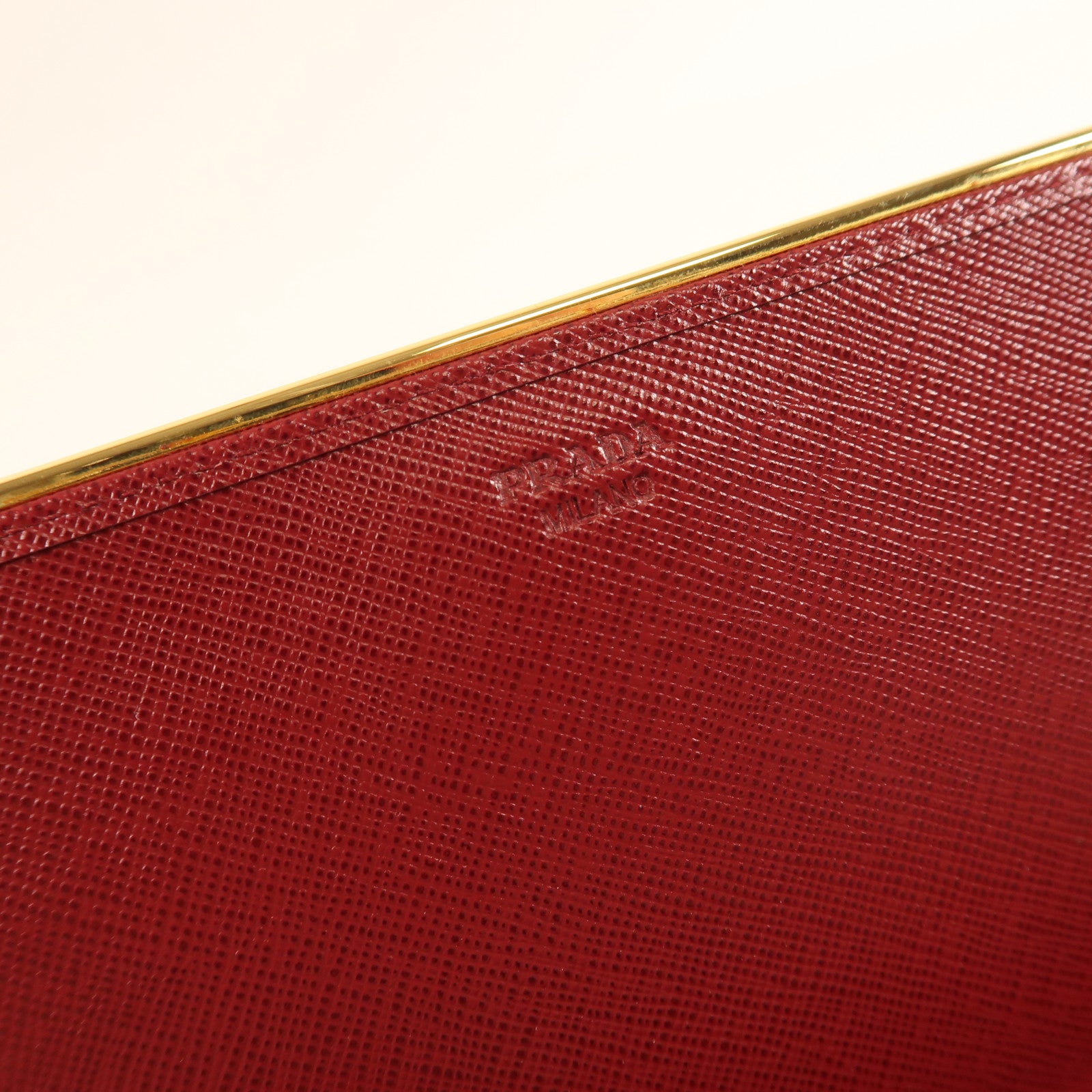 PRADA 牛皮皮革Clutch Bag金扣手拿包