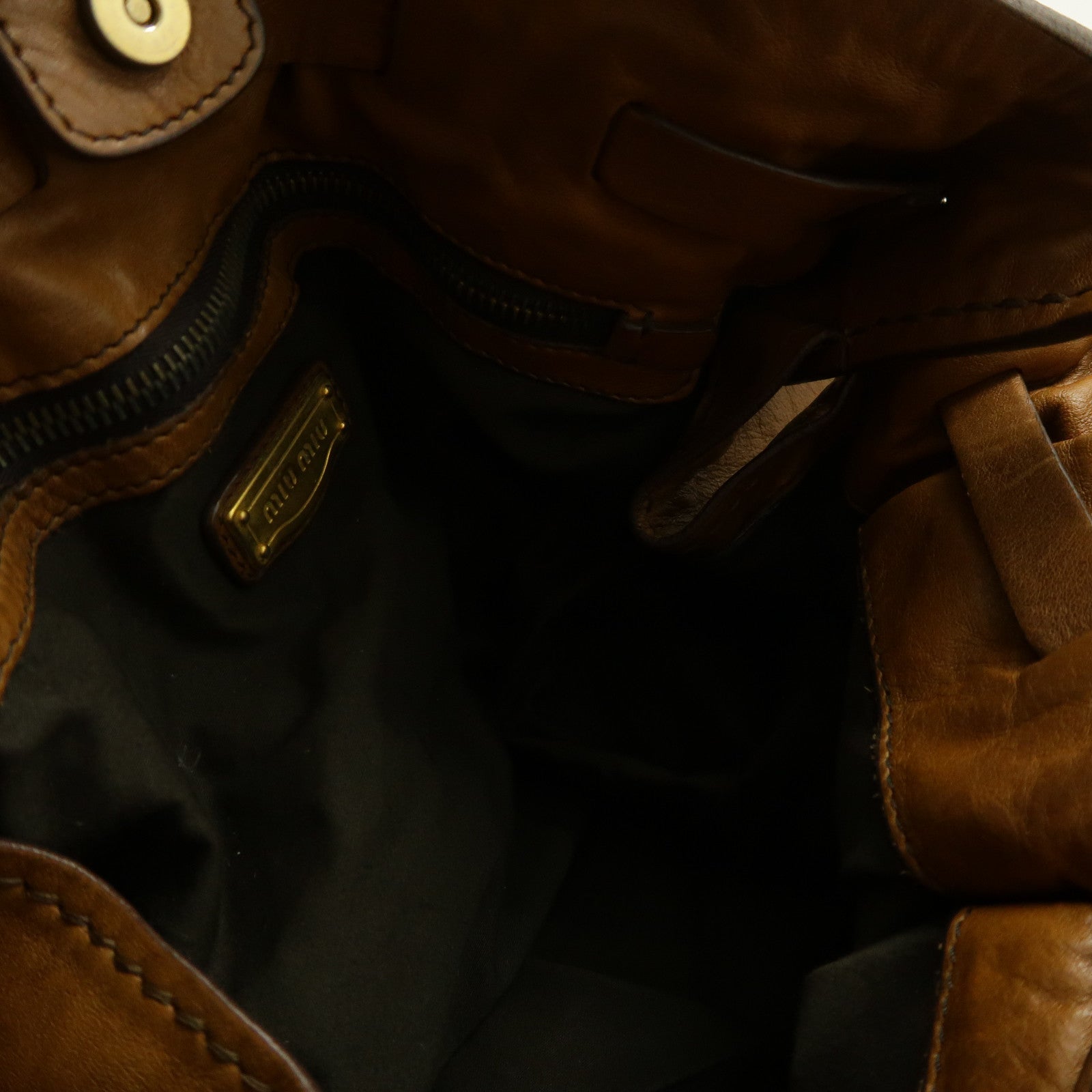 Miu Miu 牛皮皮革Shoulder Bag金扣肩背袋啡色