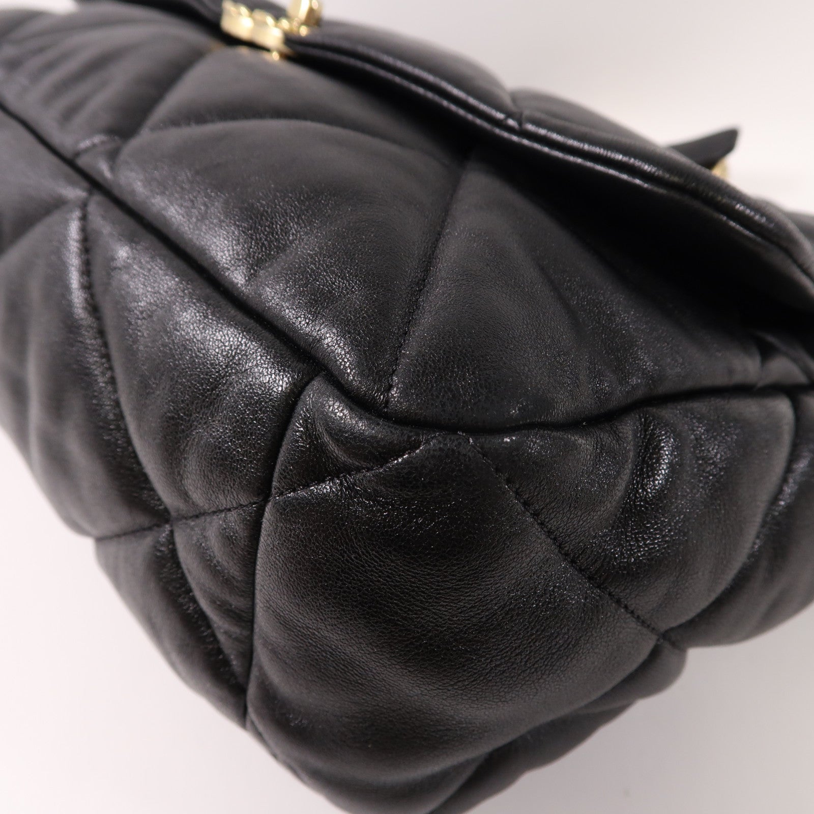 CHANEL 羊皮皮革C19金扣鏈帶手挽肩背兩用袋