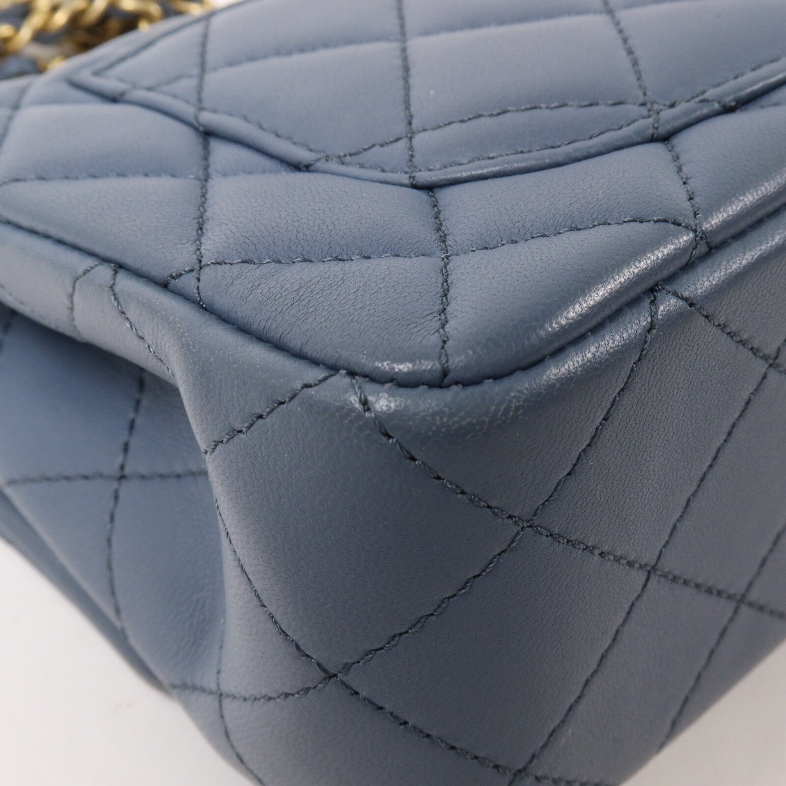 CHANEL 羊皮皮革Mini Classic 20 Gold Ball鏈帶肩背袋