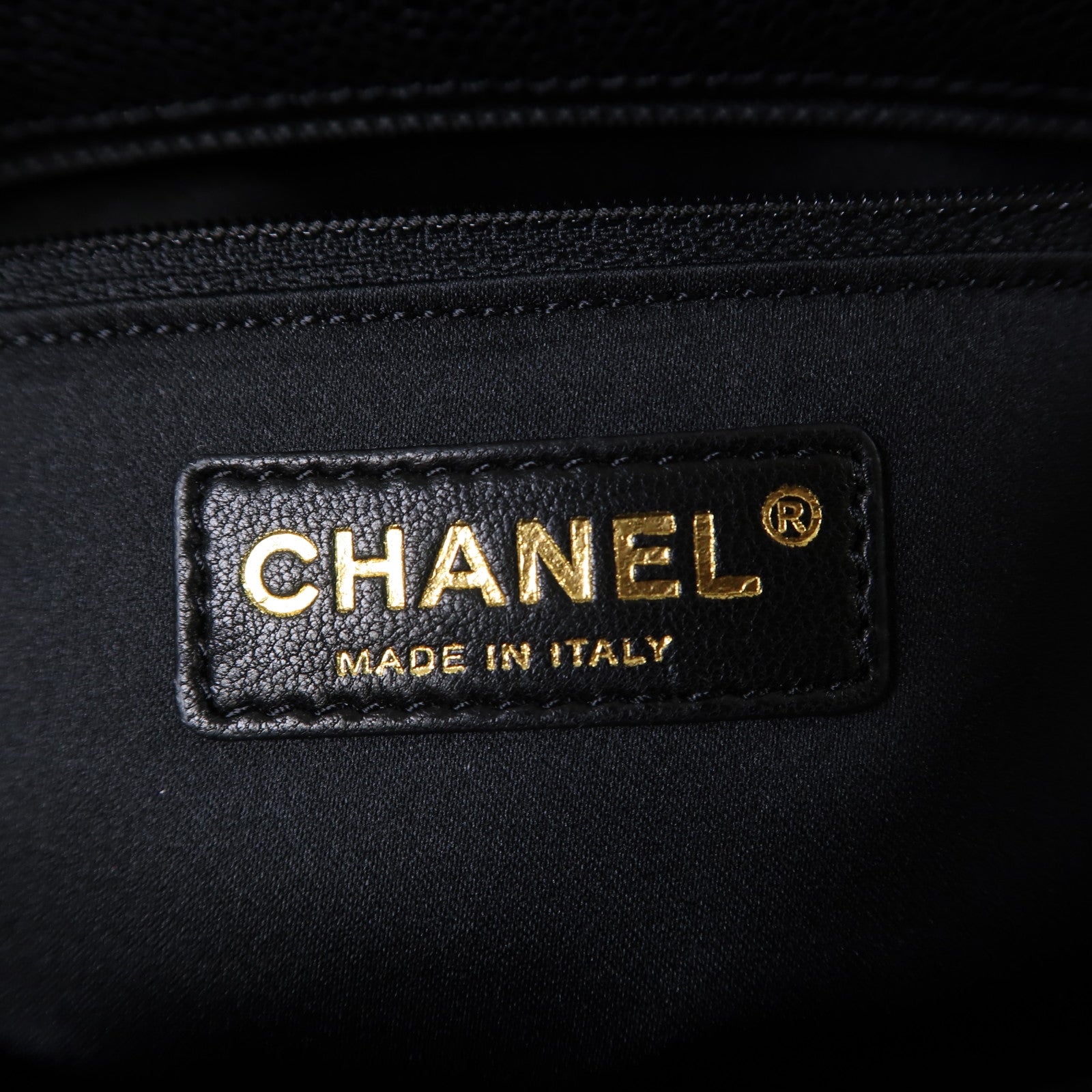 CHANEL 菱格牛皮皮革Tote Bag金扣肩背袋黑色
