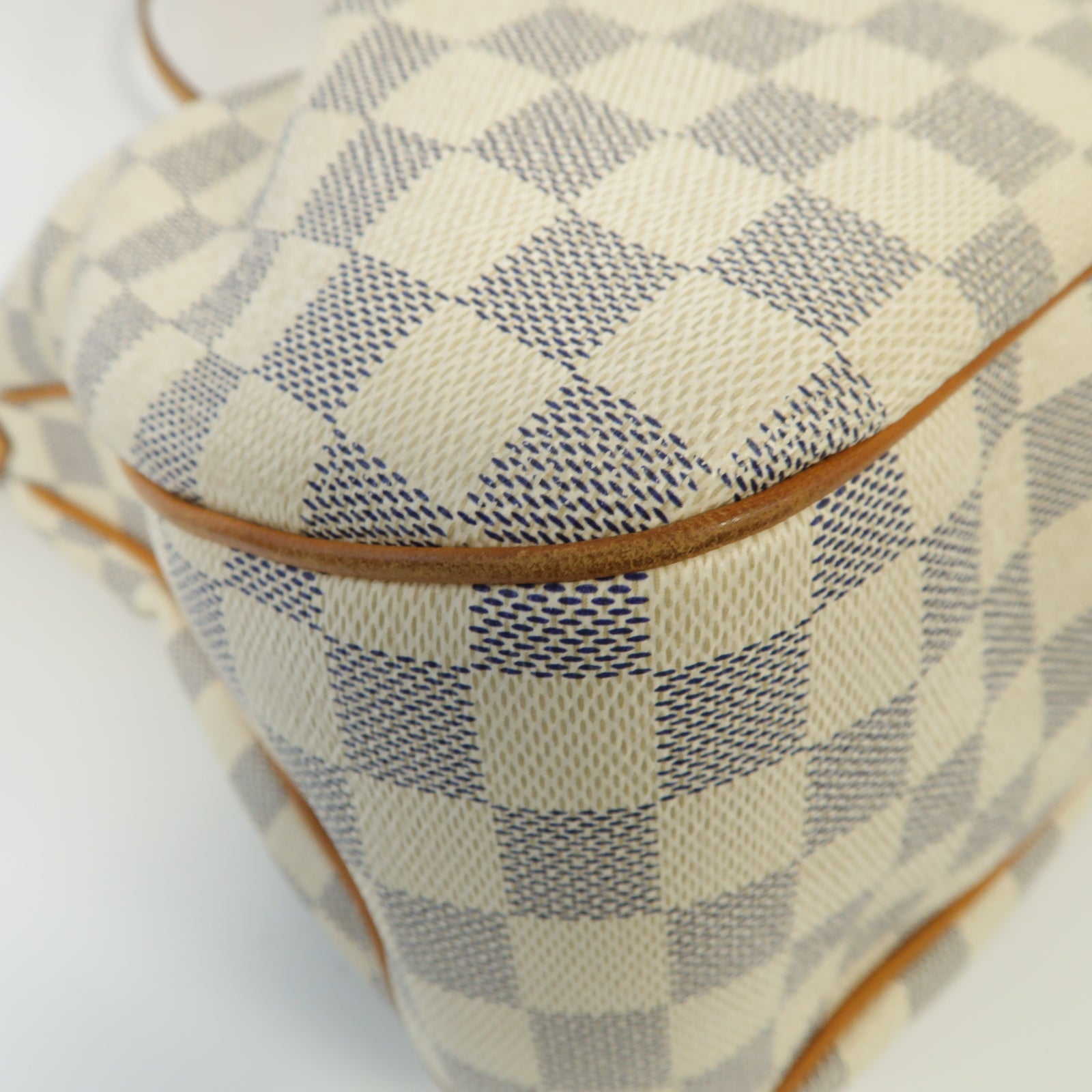 LOUIS VUITTON Damier Azur Siracusa MM金扣肩背袋白色