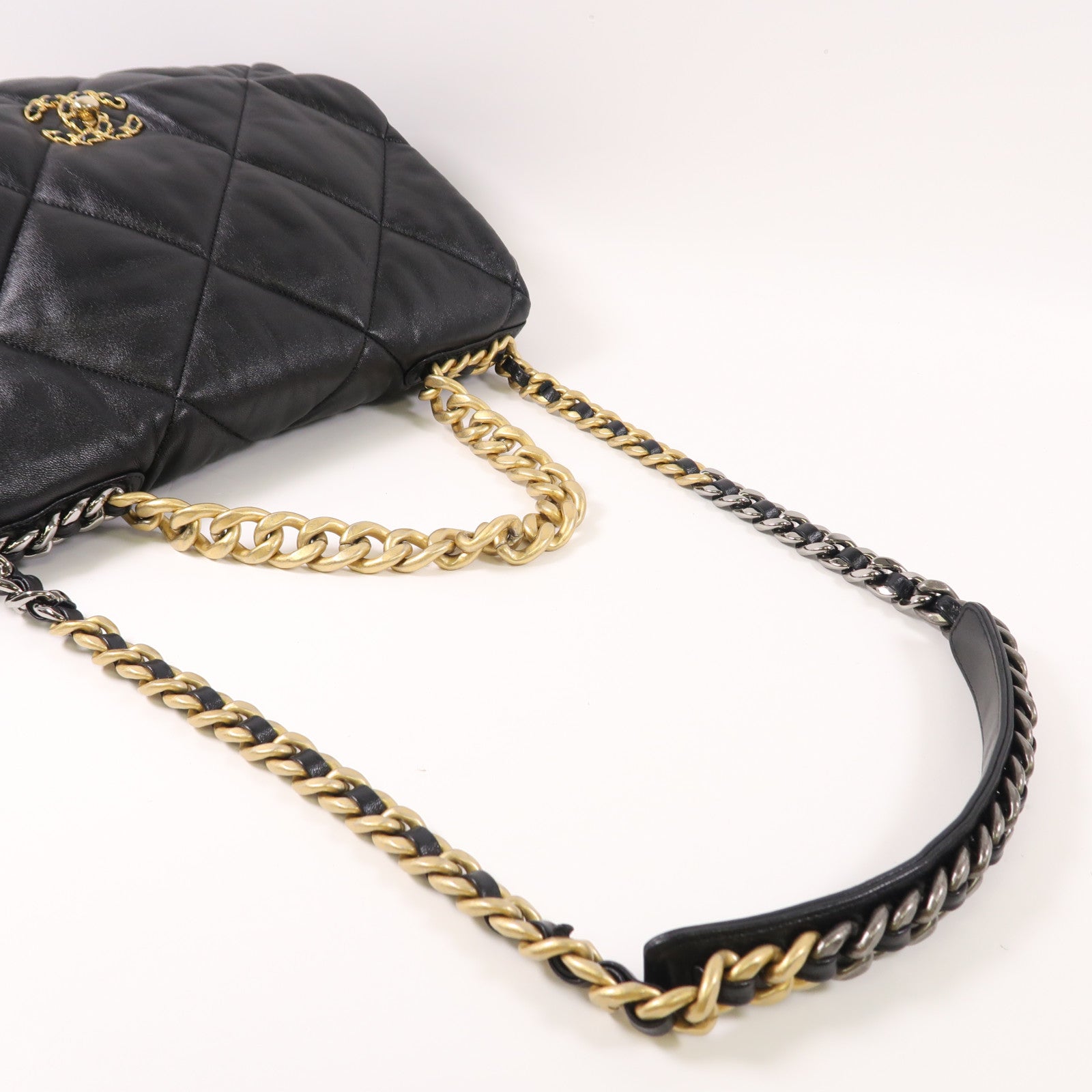 CHANEL 羊皮皮革C19金扣鏈帶手挽肩背兩用袋