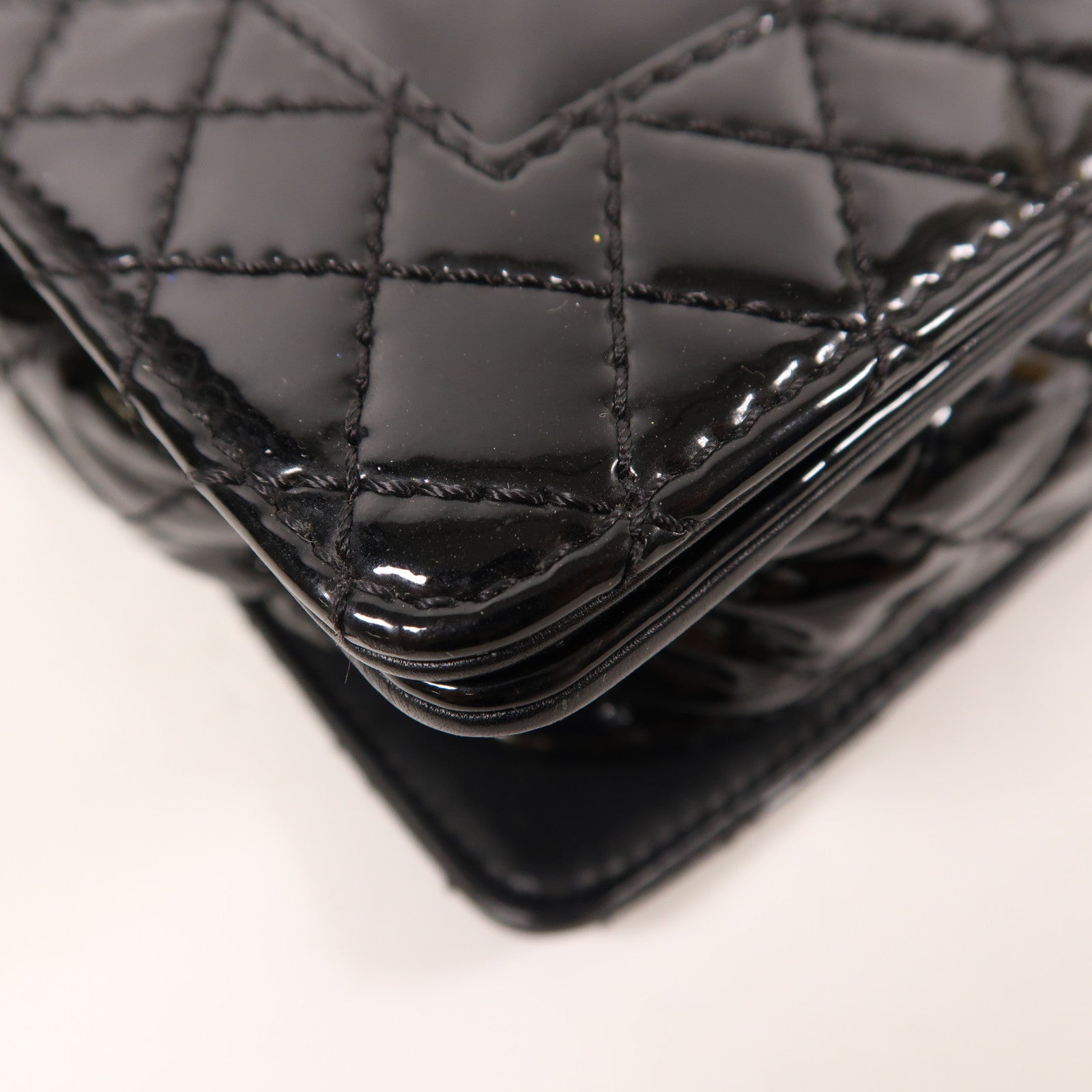 CHANEL 漆皮皮革Boy 25銀扣鏈帶肩背袋