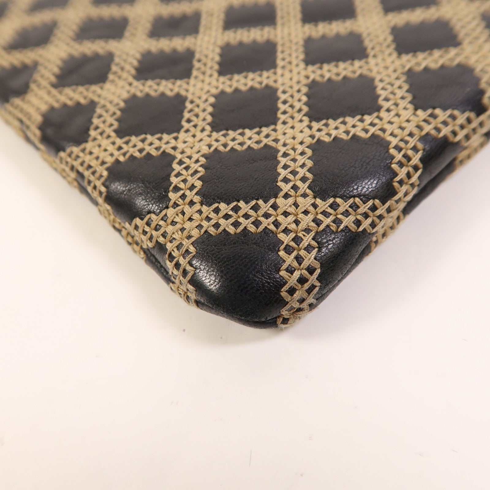 CHANEL 羊皮皮革Clutch金扣手拿包