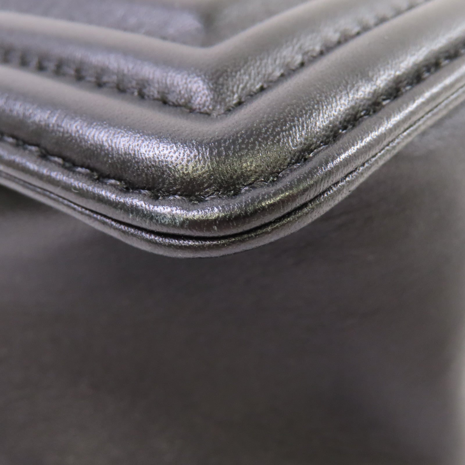 CHANEL 斜紋羊皮皮革Le Boy 20 Chain Shoulder Bag銀扣鏈帶肩背袋黑色