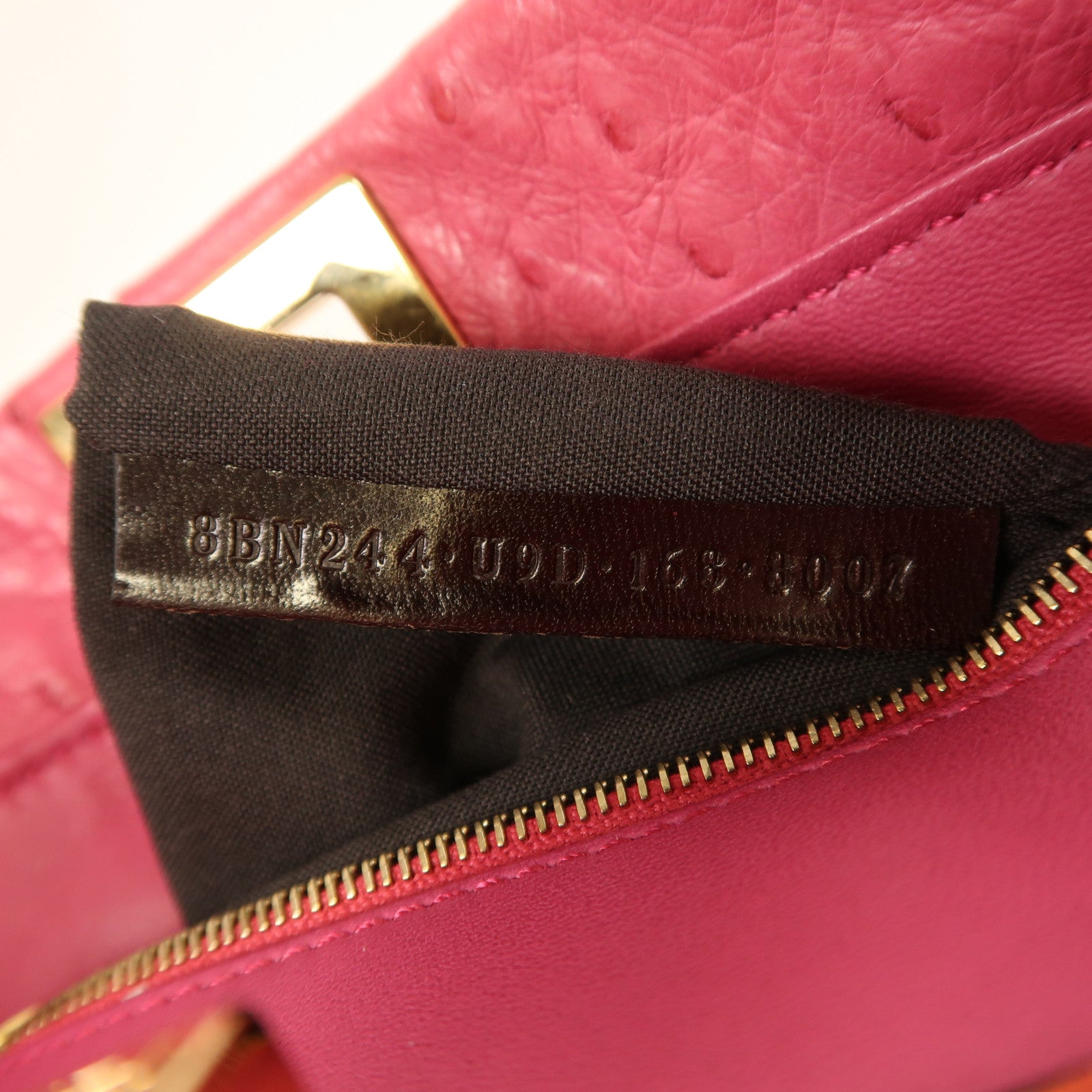 FENDI 鴕鳥皮革Peekaboo金扣手挽肩背兩用袋