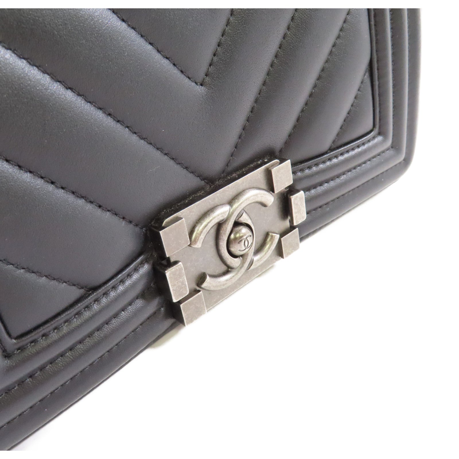 CHANEL 斜紋羊皮皮革Le Boy 20 Chain Shoulder Bag銀扣鏈帶肩背袋黑色