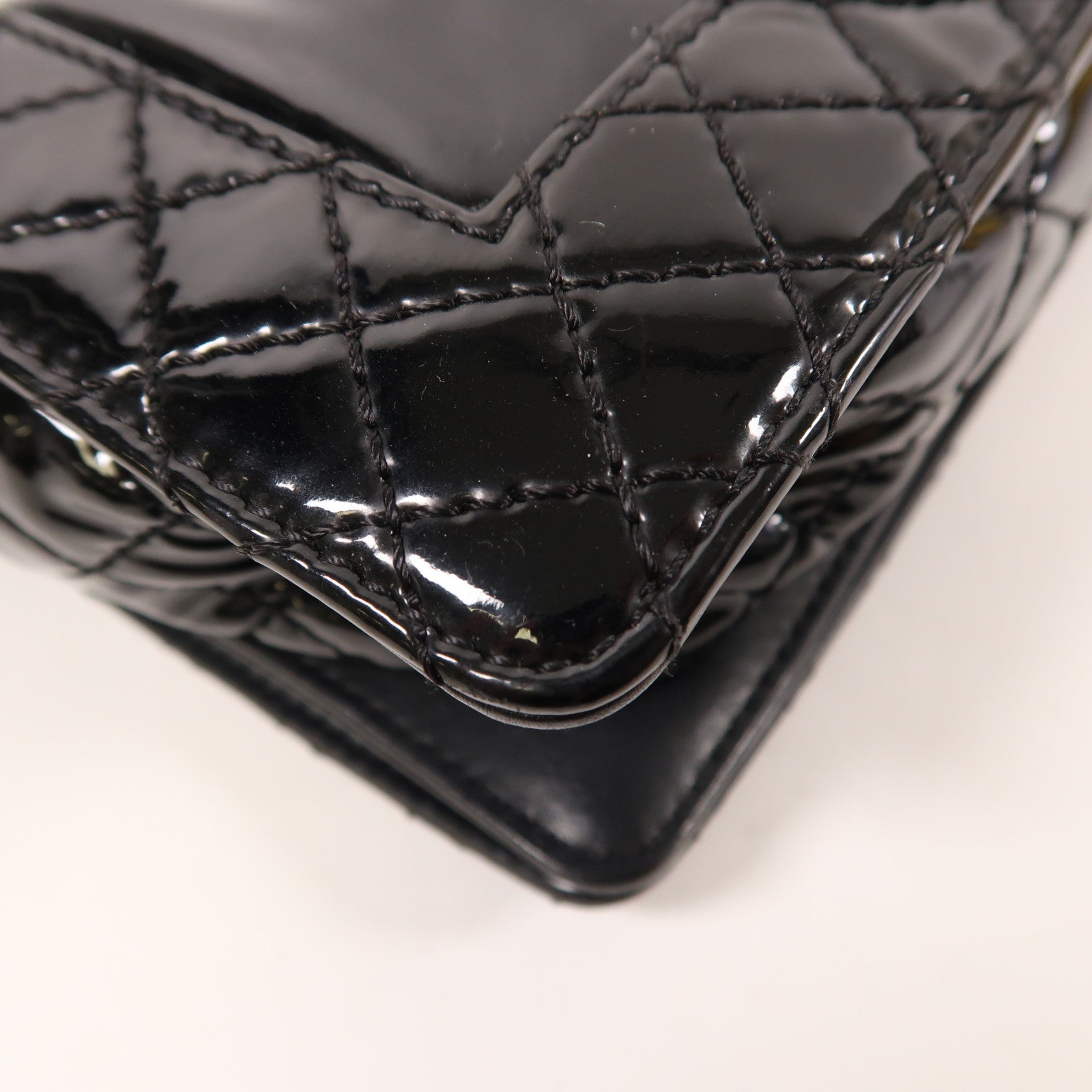 CHANEL 漆皮皮革Boy 25銀扣鏈帶肩背袋