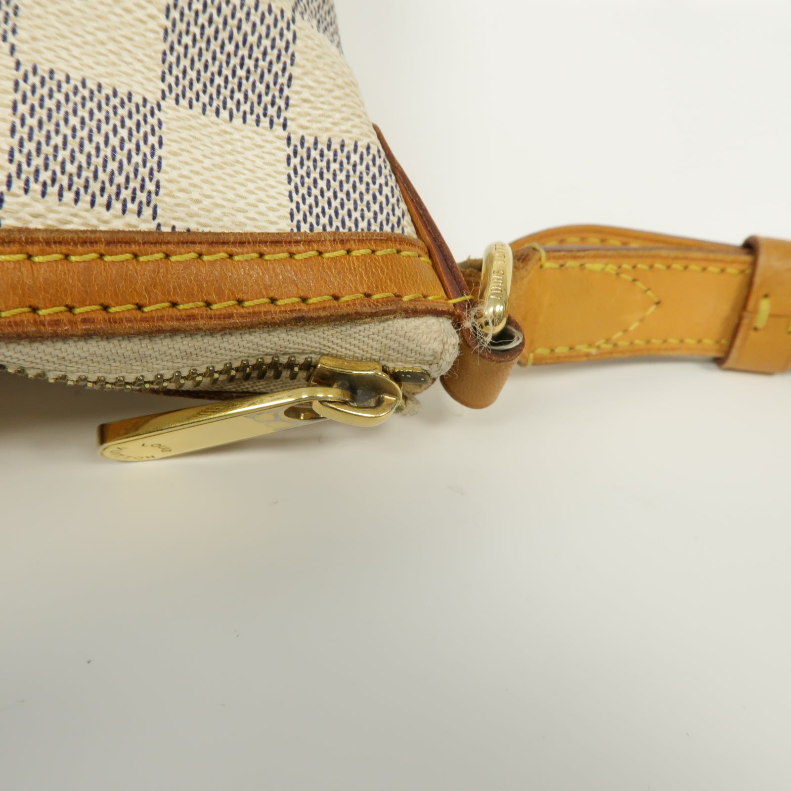 LOUIS VUITTON Damier Azur Siracusa MM金扣肩背袋白色