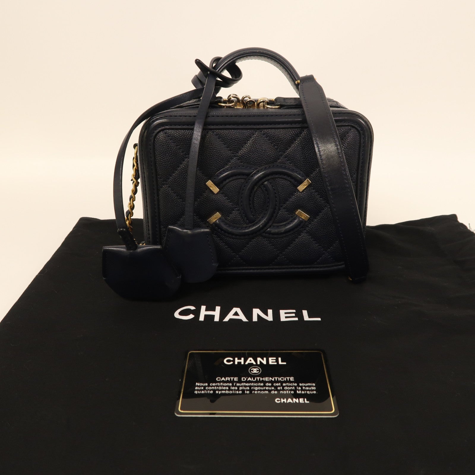 CHANEL 【激減優惠】牛皮皮革Vanity Case金扣鏈帶肩背袋