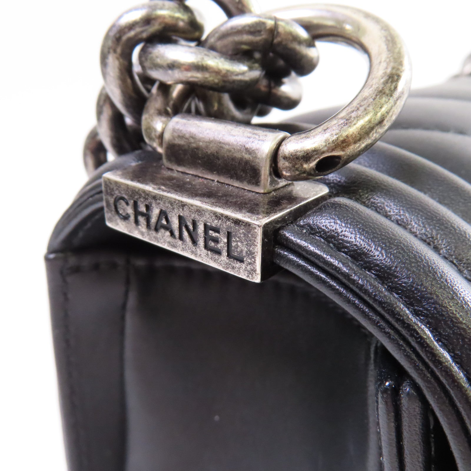 CHANEL 斜紋羊皮皮革Le Boy 20 Chain Shoulder Bag銀扣鏈帶肩背袋黑色