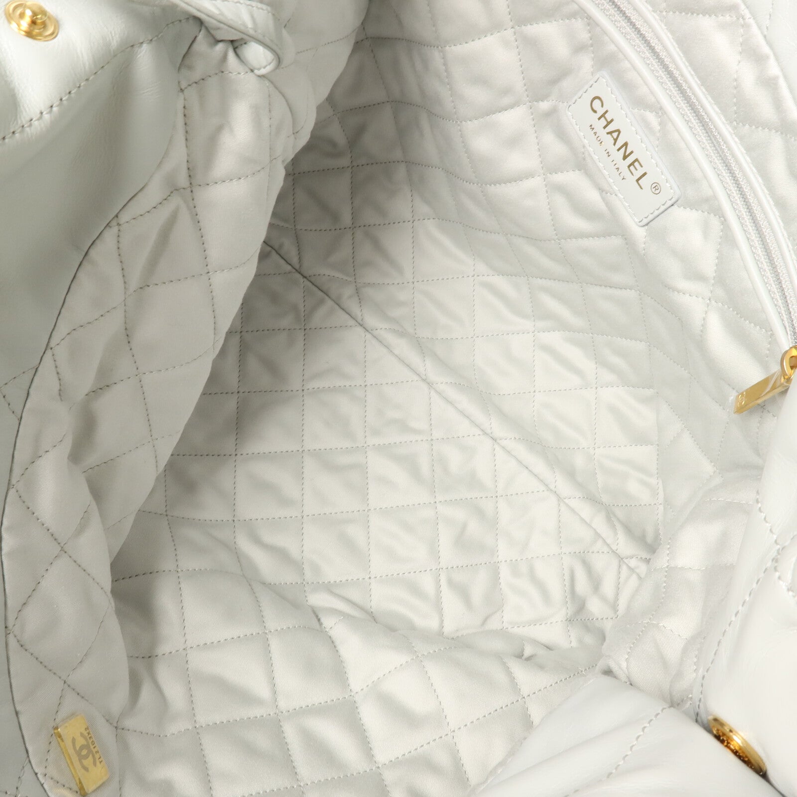 CHANEL 牛皮皮革Chanel 22 Large鏈帶肩背袋