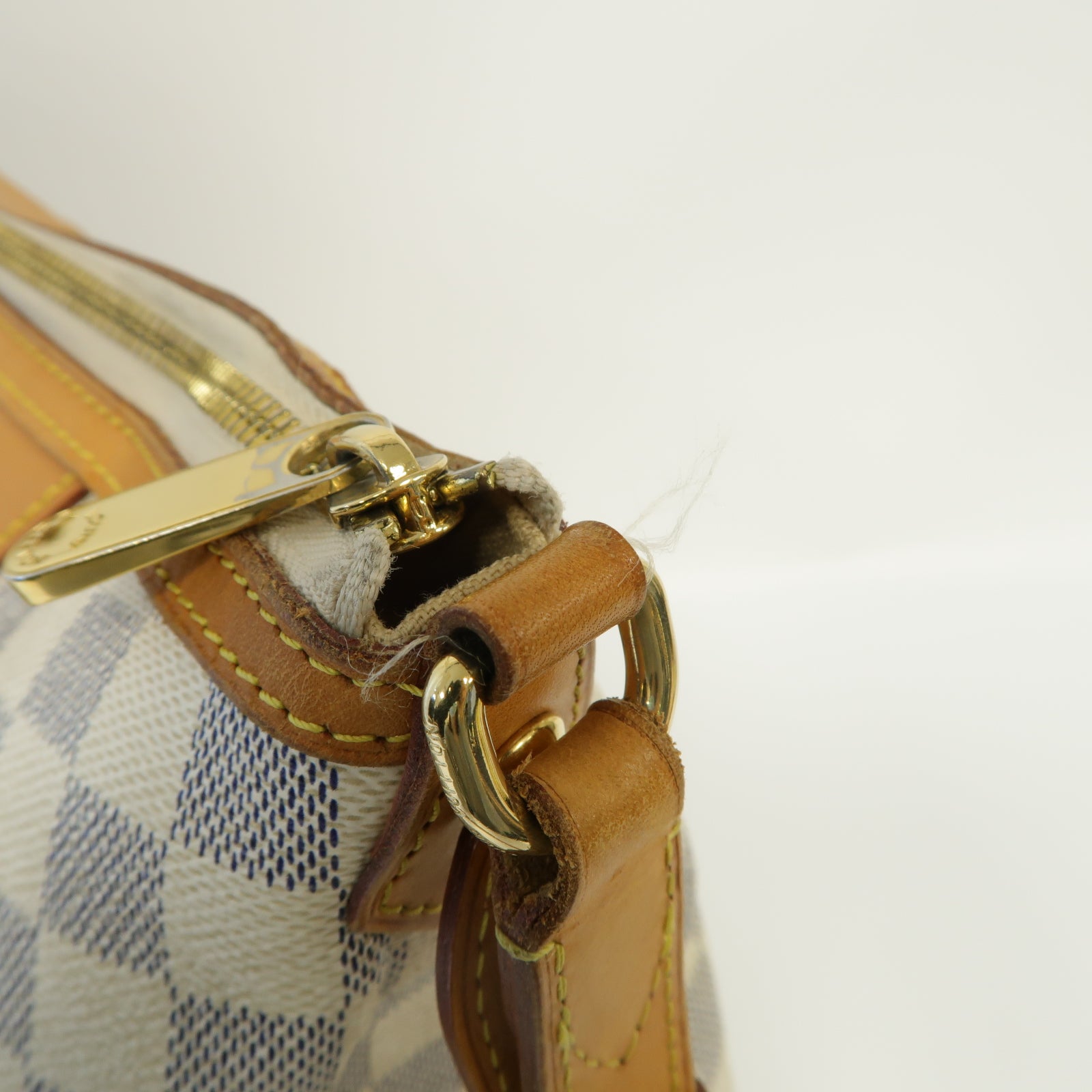 LOUIS VUITTON Damier Azur Siracusa MM金扣肩背袋白色
