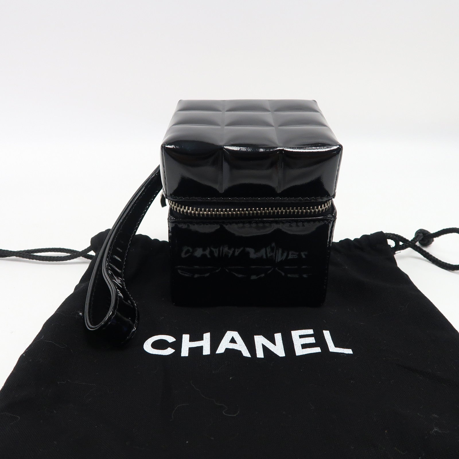 CHANEL 漆皮皮革Clutch銀扣手拿包黑色