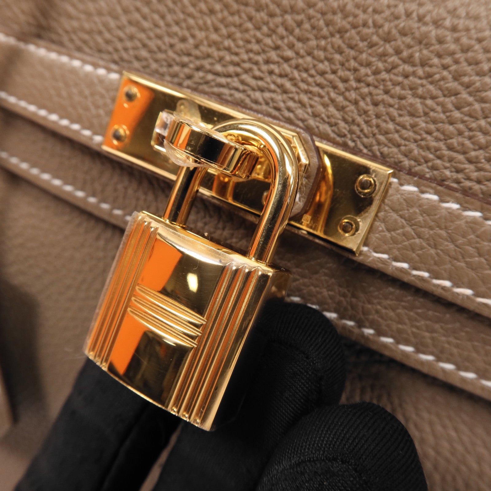 HERMES Togo皮革Kelly 25金扣手挽肩背兩用袋Etoupe