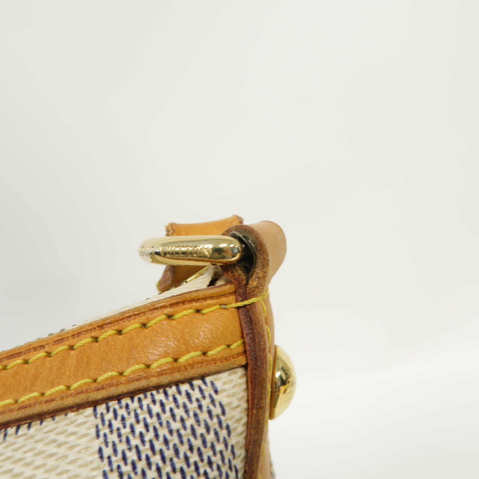 LOUIS VUITTON Damier Azur Siracusa MM金扣肩背袋白色
