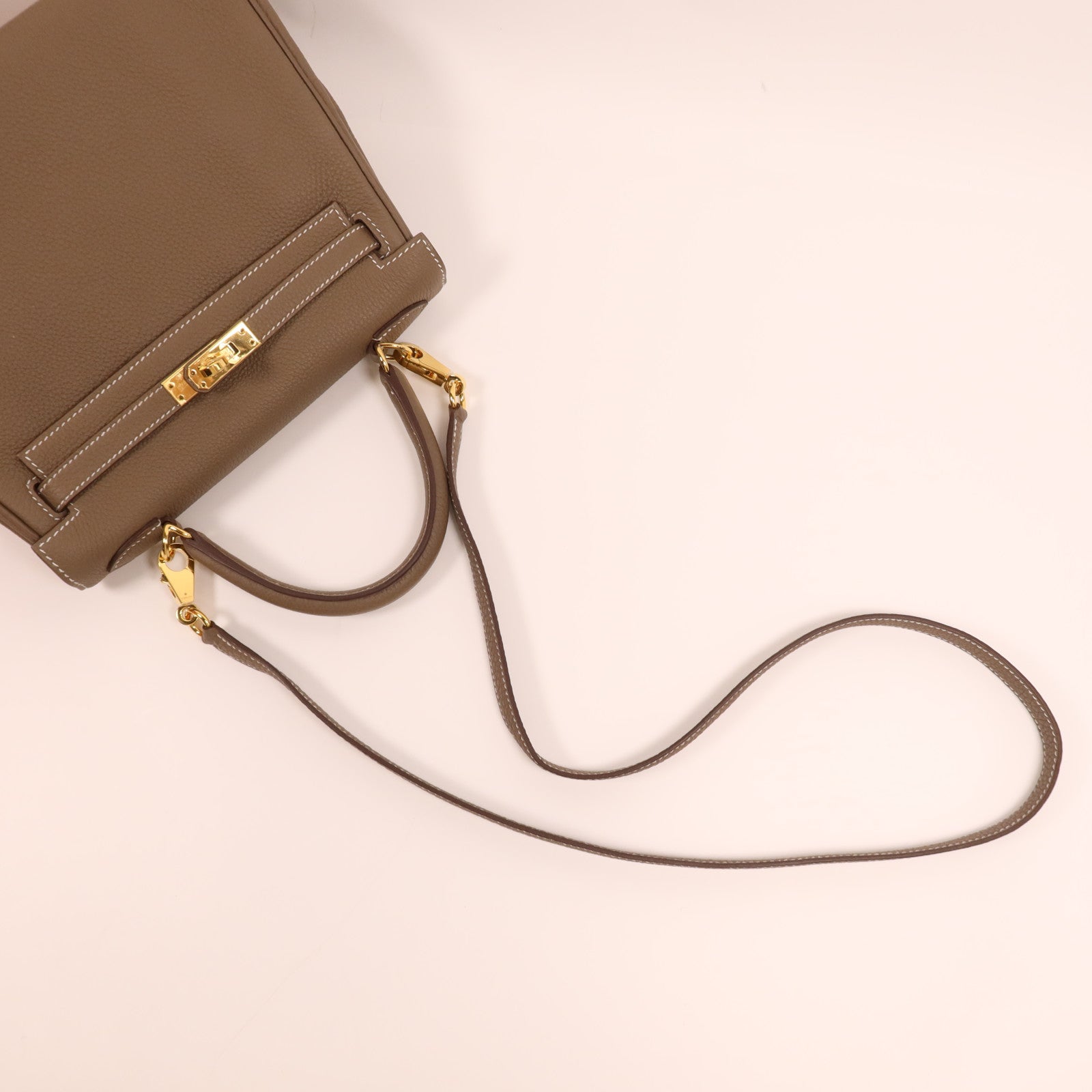 HERMES Togo皮革Kelly 25金扣手挽肩背兩用袋Etoupe