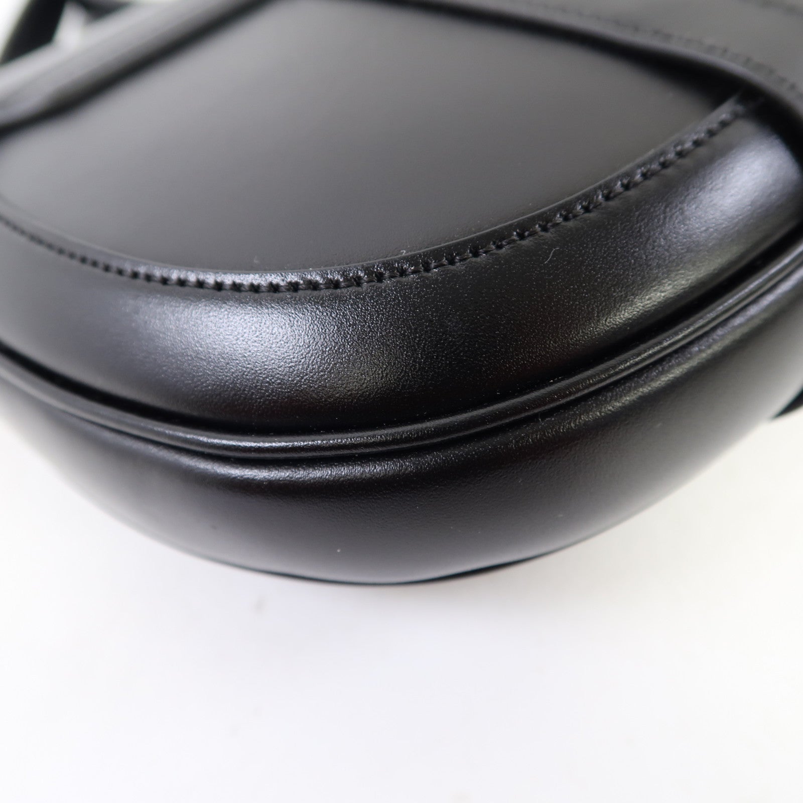 CELINE 牛皮皮革Small Besace 16金扣肩背袋黑色