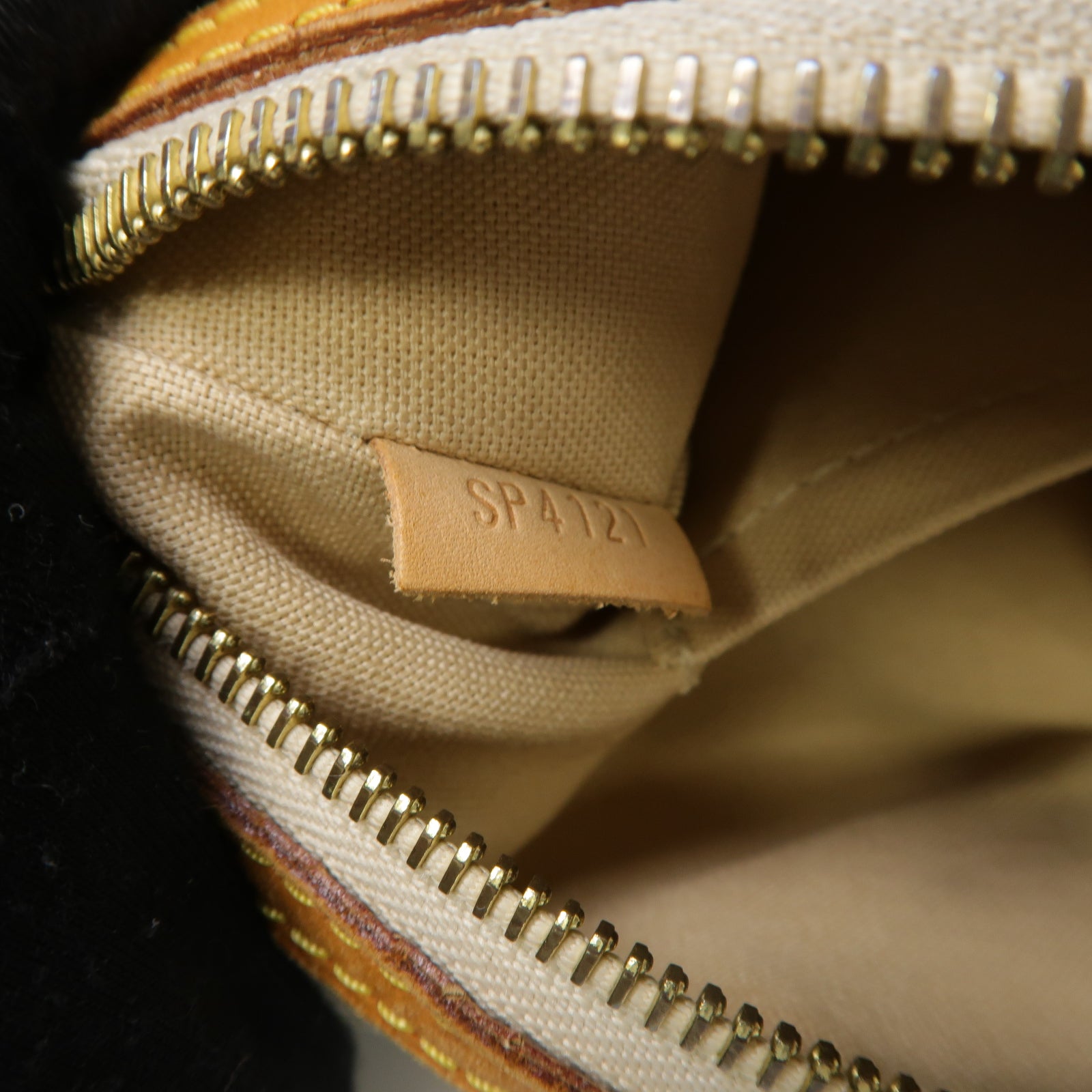 LOUIS VUITTON Damier Azur Siracusa MM金扣肩背袋白色