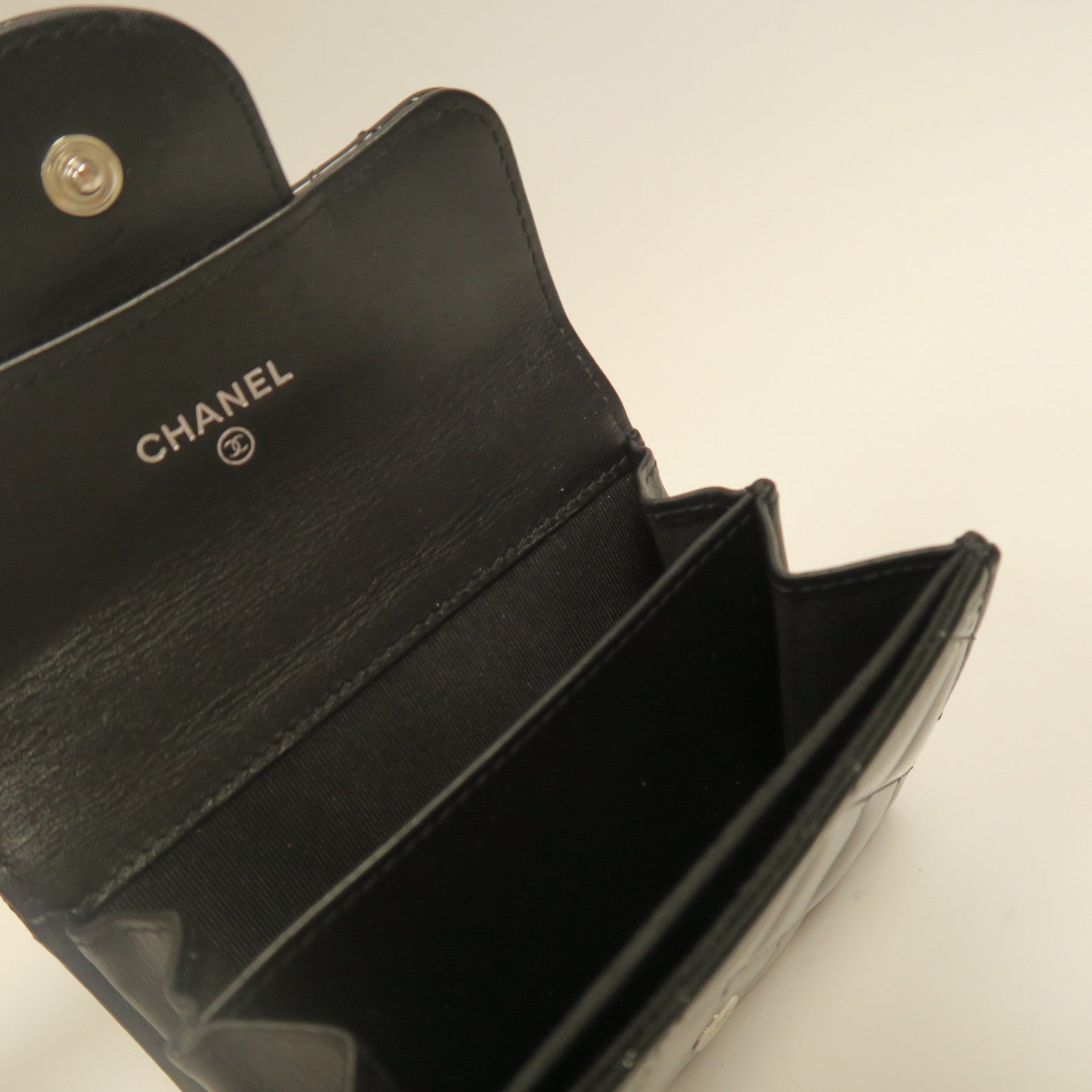 CHANEL 【激減優惠】菱格漆皮皮革Card Case銀扣卡片套黑色
