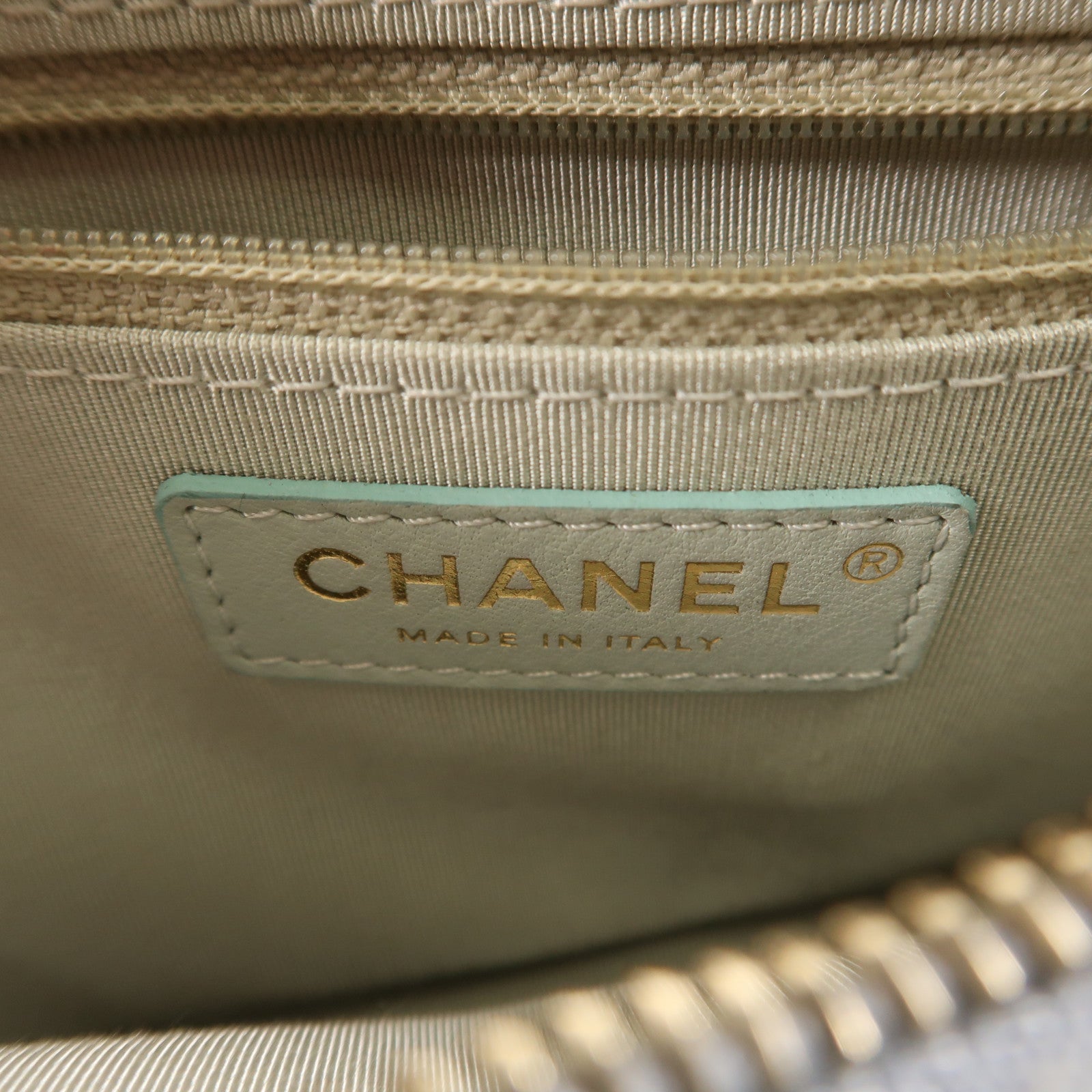 CHANEL 牛皮皮革Waist Bag金扣鏈帶腰包