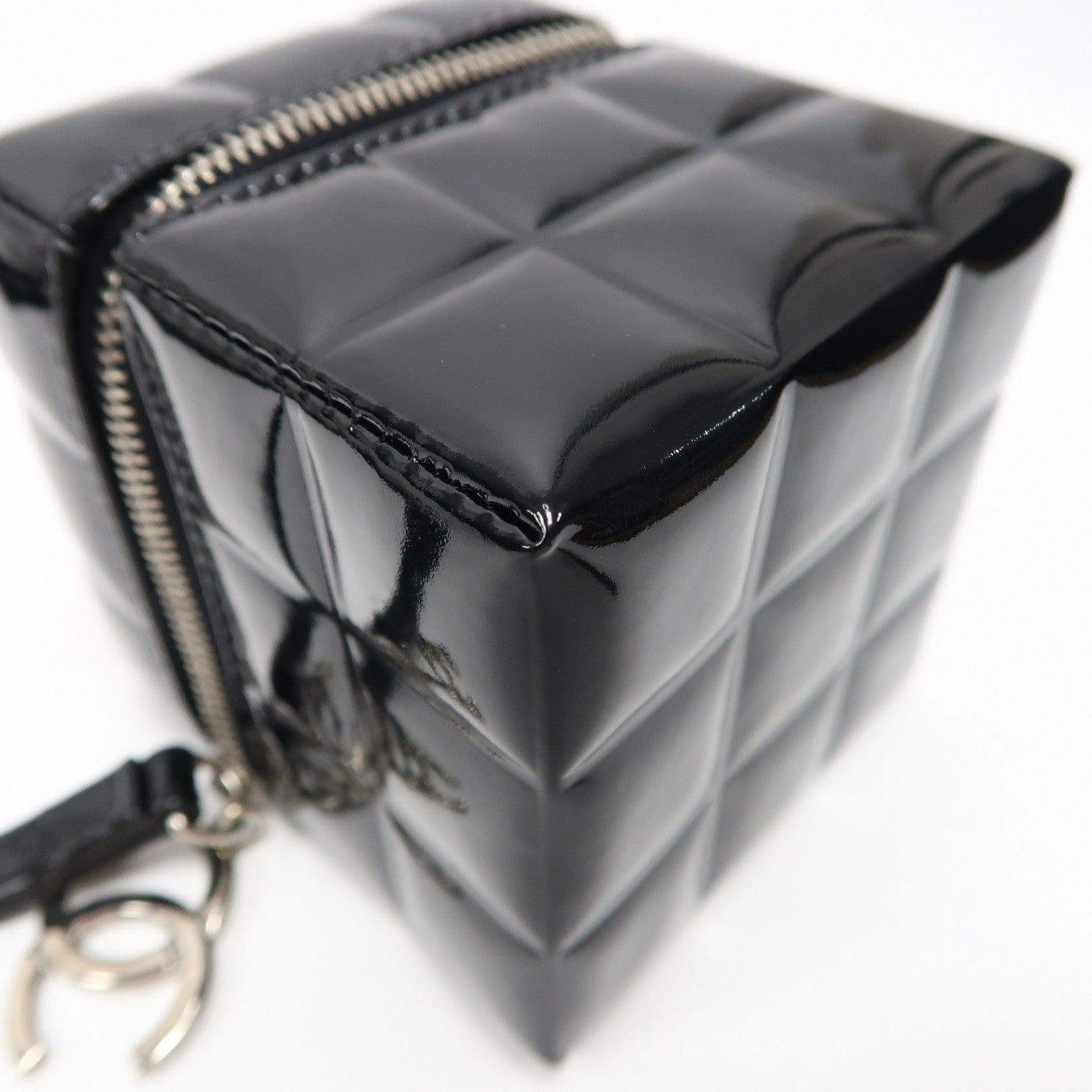 CHANEL 漆皮皮革Clutch銀扣手拿包黑色